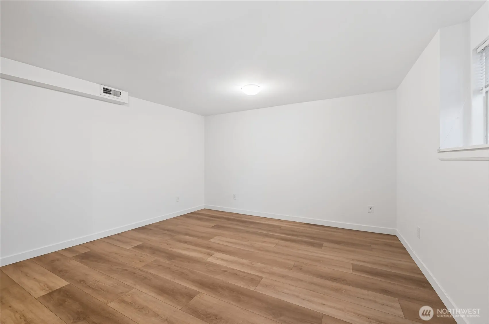 8533 Burke Avenue N, Seattle, WA 98103