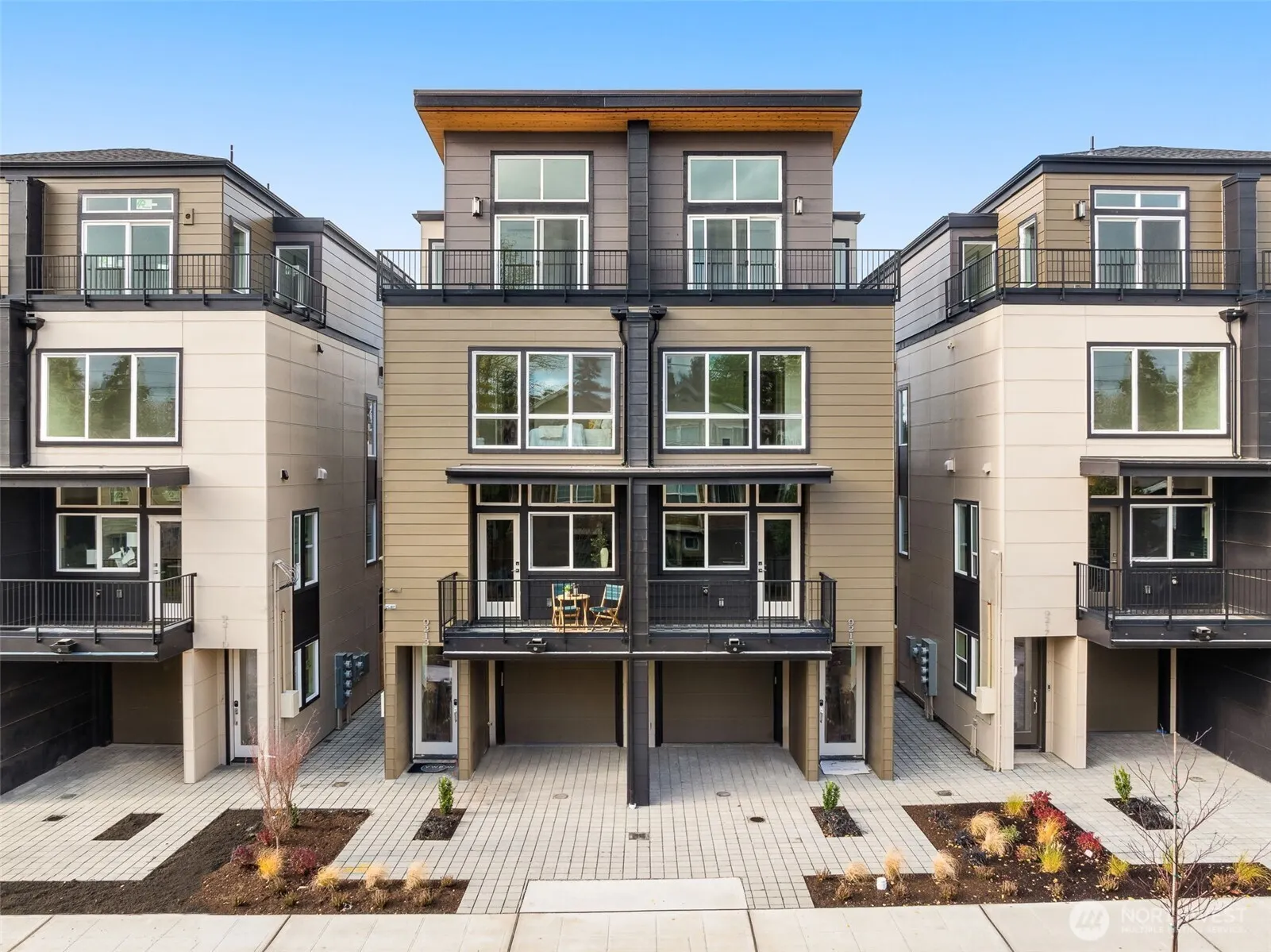 9203 Densmore Avenue N, Seattle, WA 98103