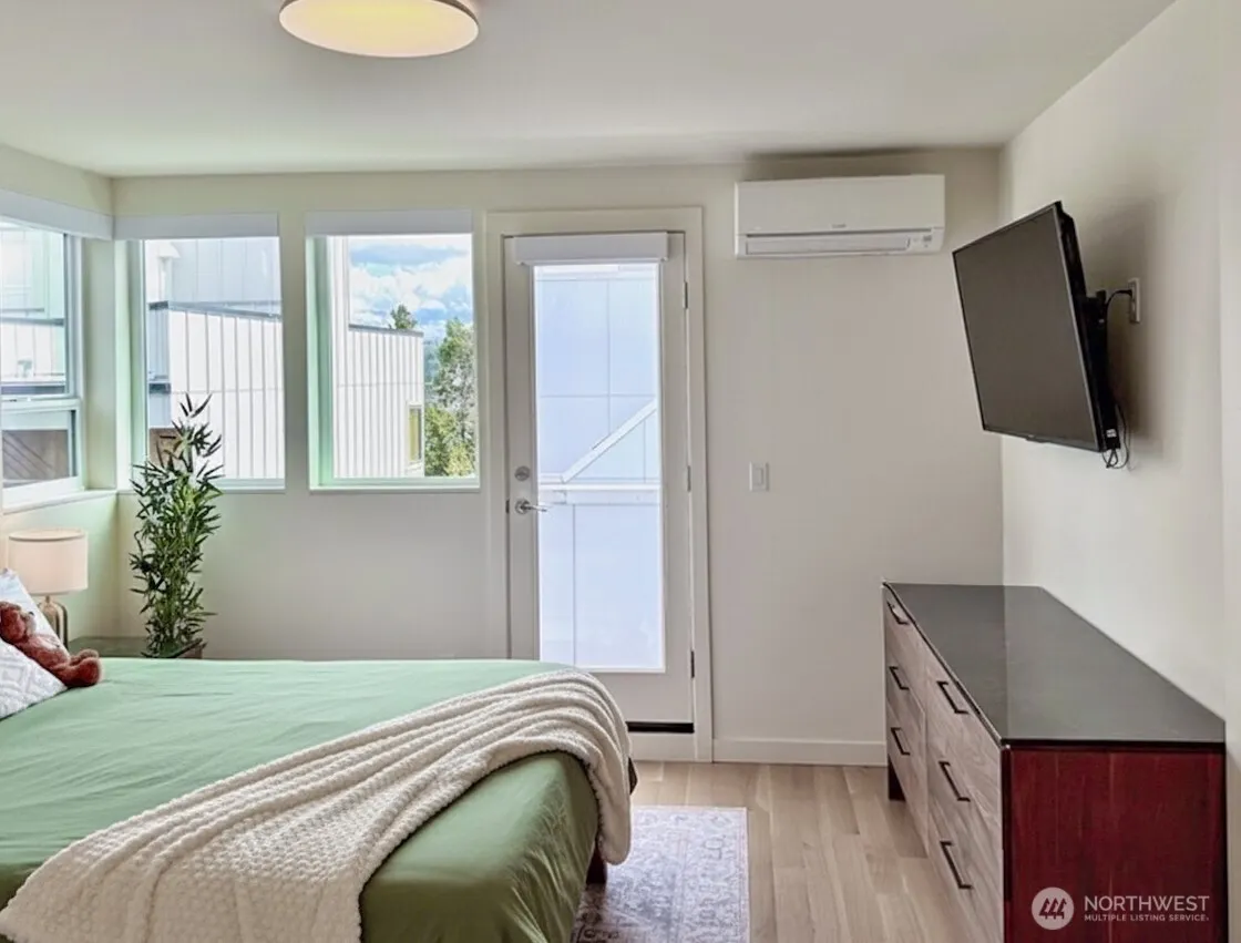 3641 22nd Avenue W #Unit E, Seattle, WA 98199