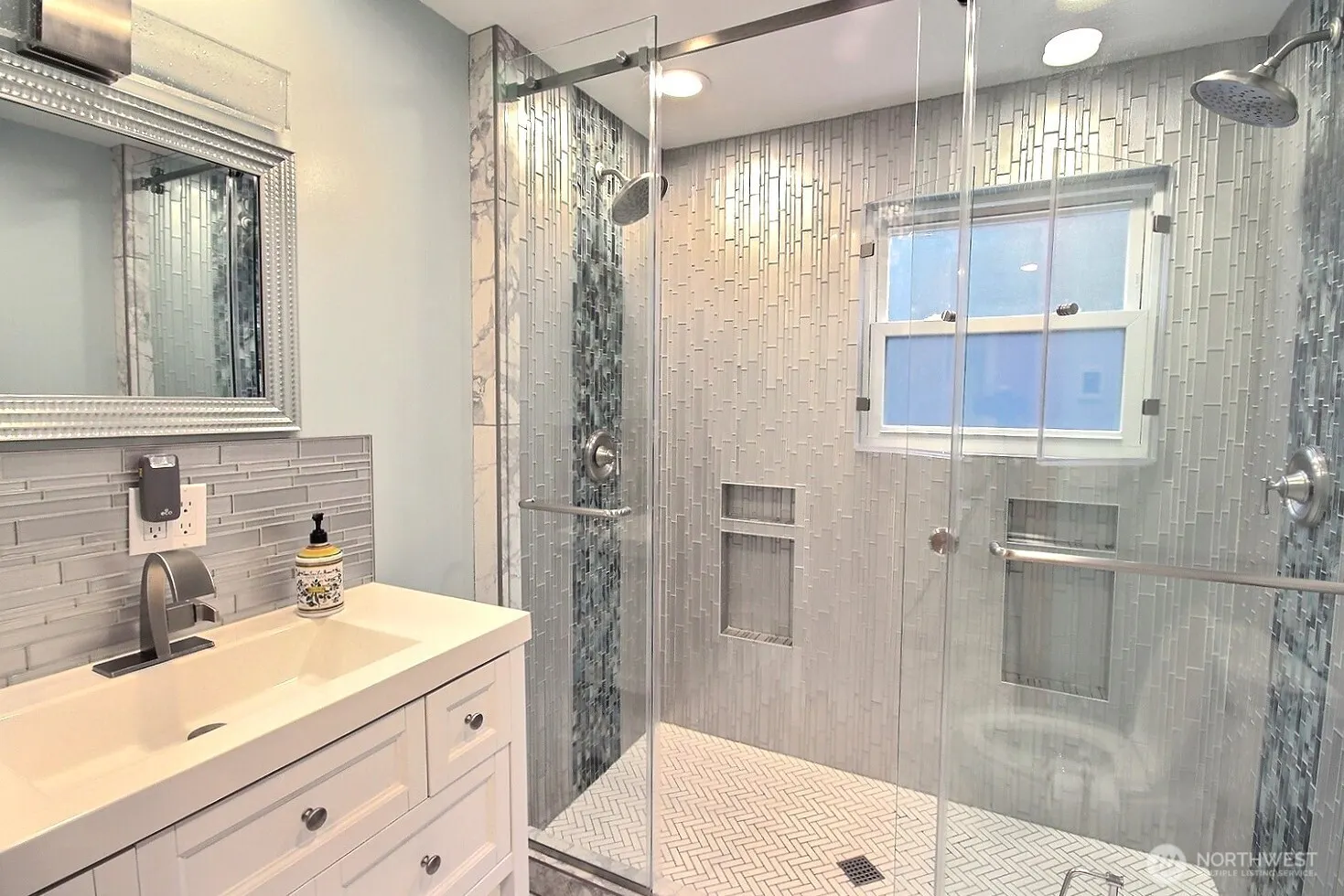 7748 14th Avenue SW, Seattle, WA 98106