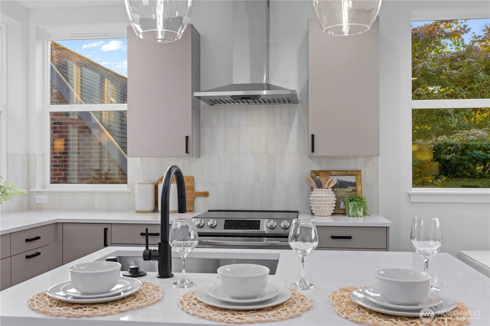 1704 B N 47th Street , Seattle, WA 98103