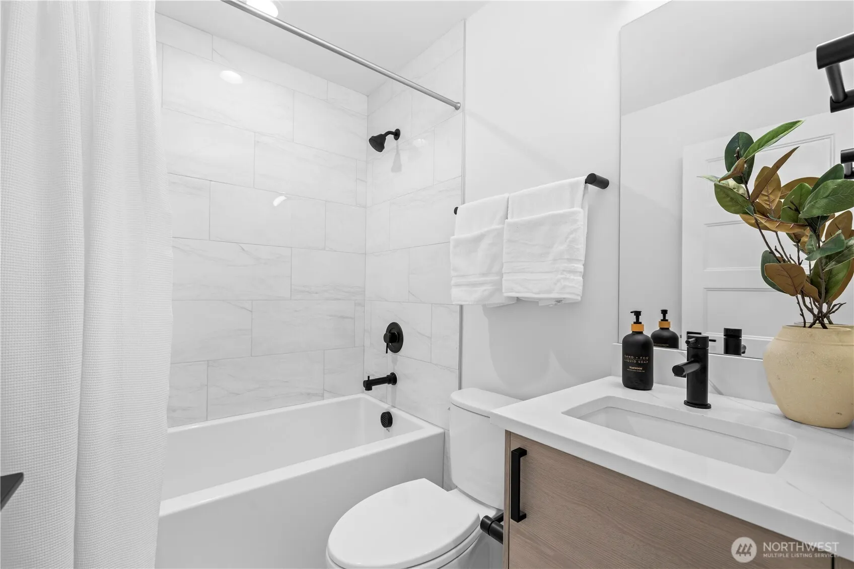 1704 B N 47th Street , Seattle, WA 98103