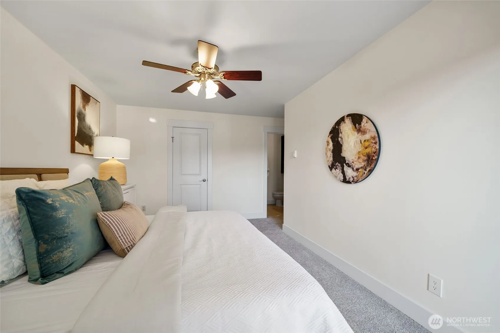 120 NW 39th Street #407, Seattle, WA 98107