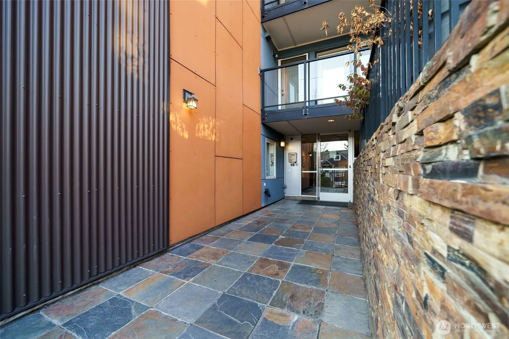120 NW 39th Street #407, Seattle, WA 98107