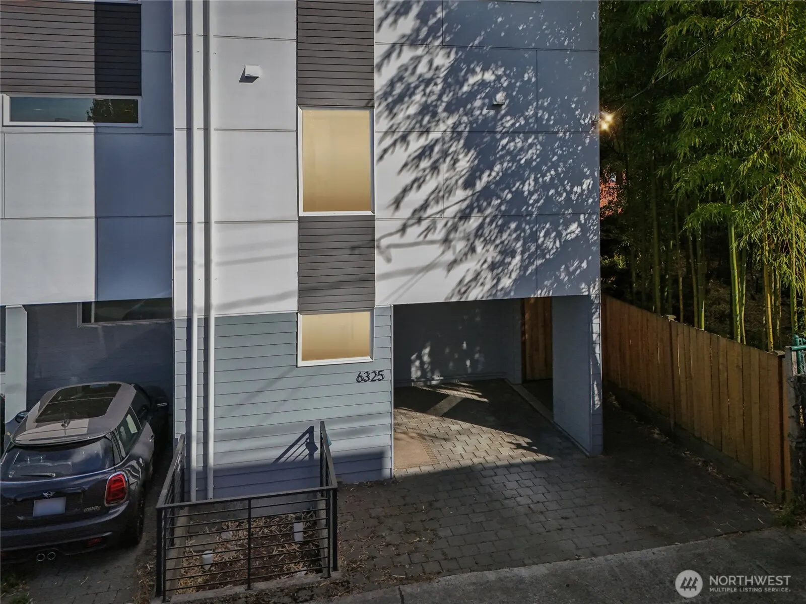 6325 34th Avenue SW #C, Seattle, WA 98126