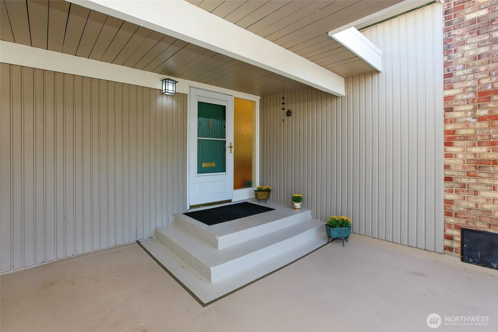 2612 25th Avenue W, Seattle, WA 98199