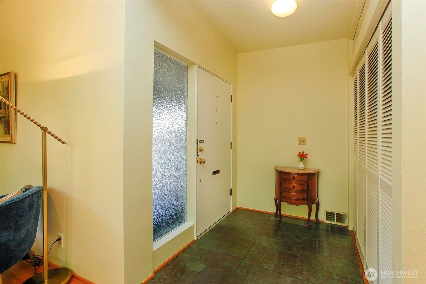 2612 25th Avenue W, Seattle, WA 98199