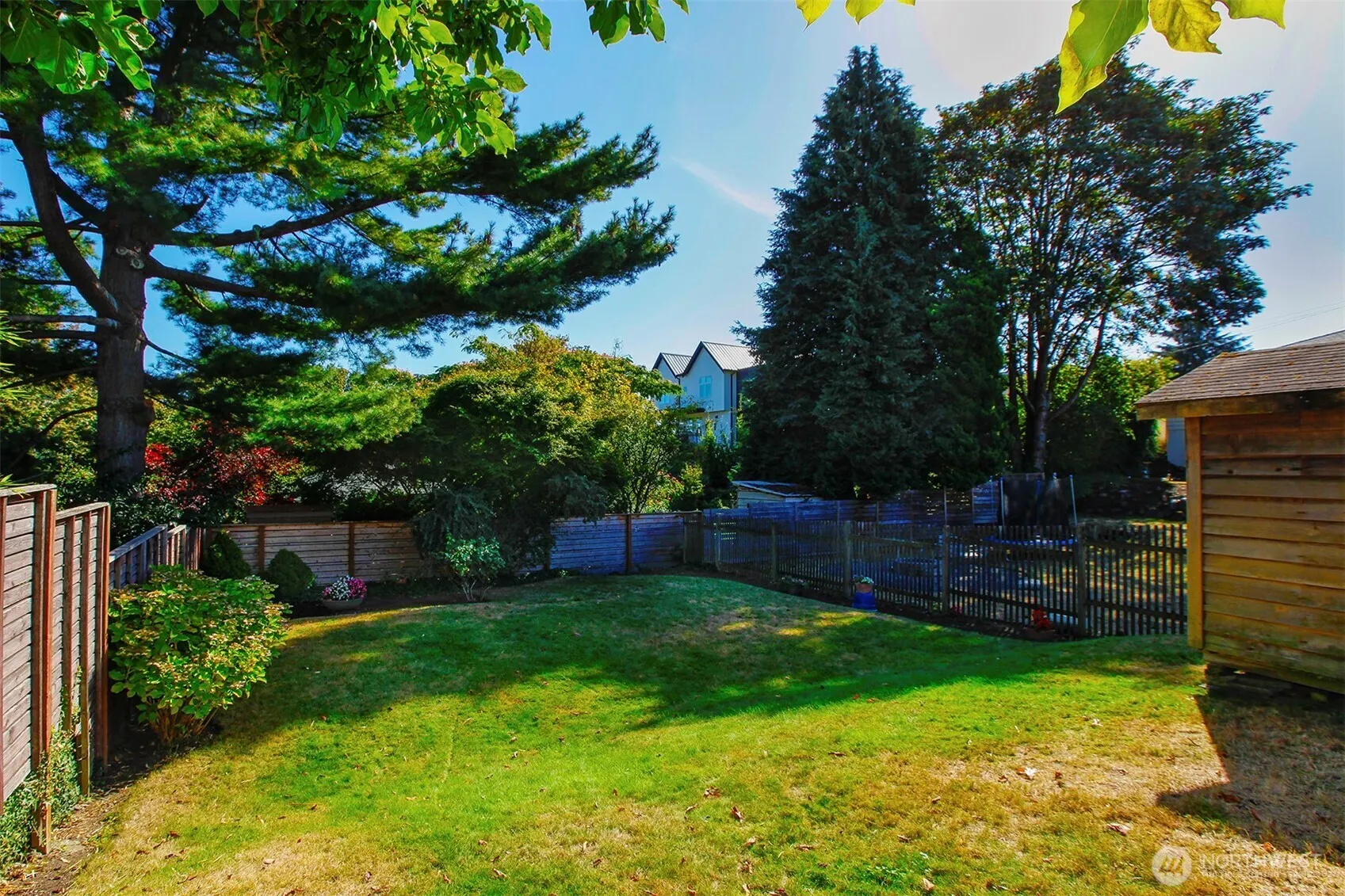 2612 25th Avenue W, Seattle, WA 98199
