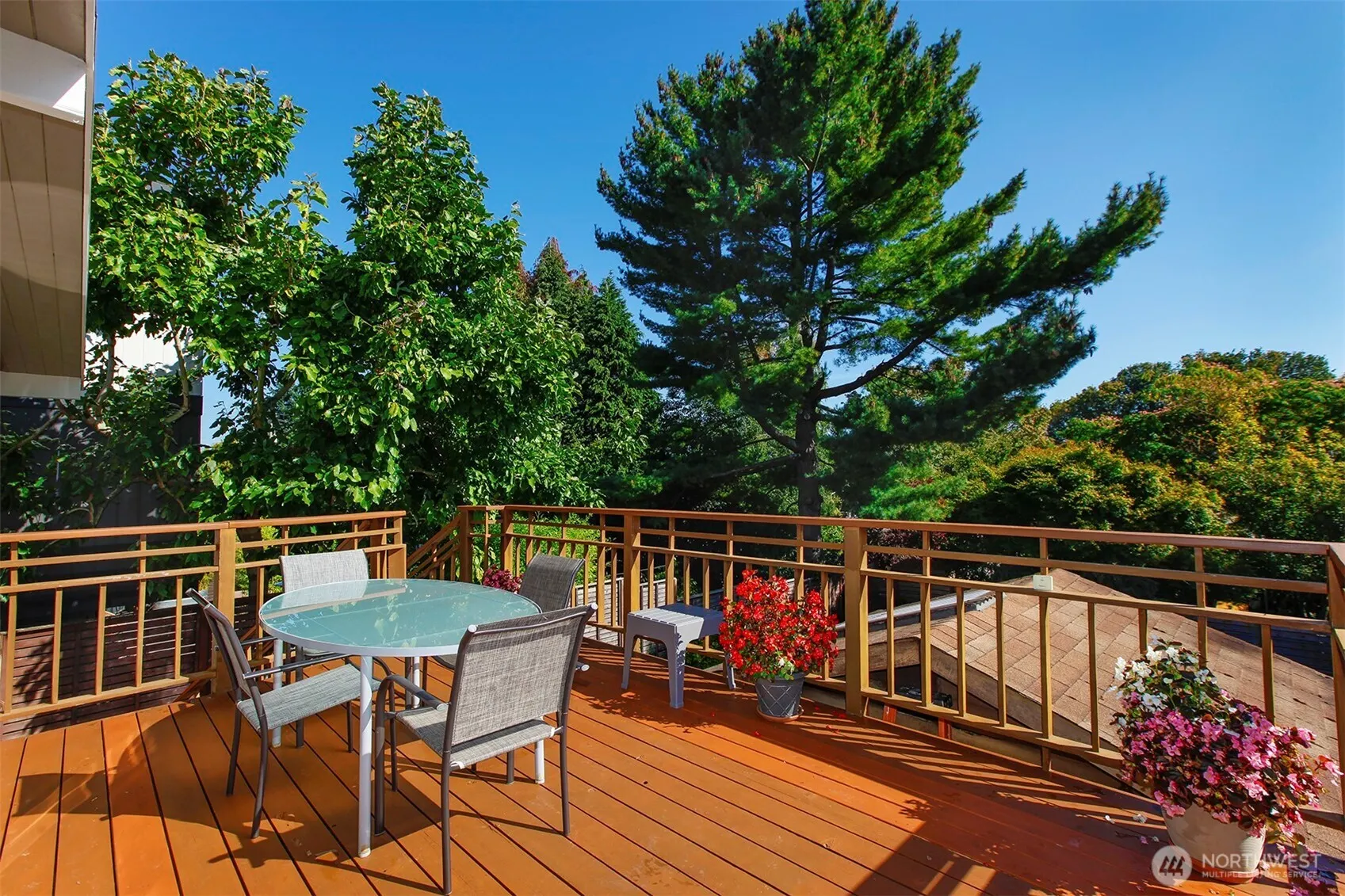2612 25th Avenue W, Seattle, WA 98199