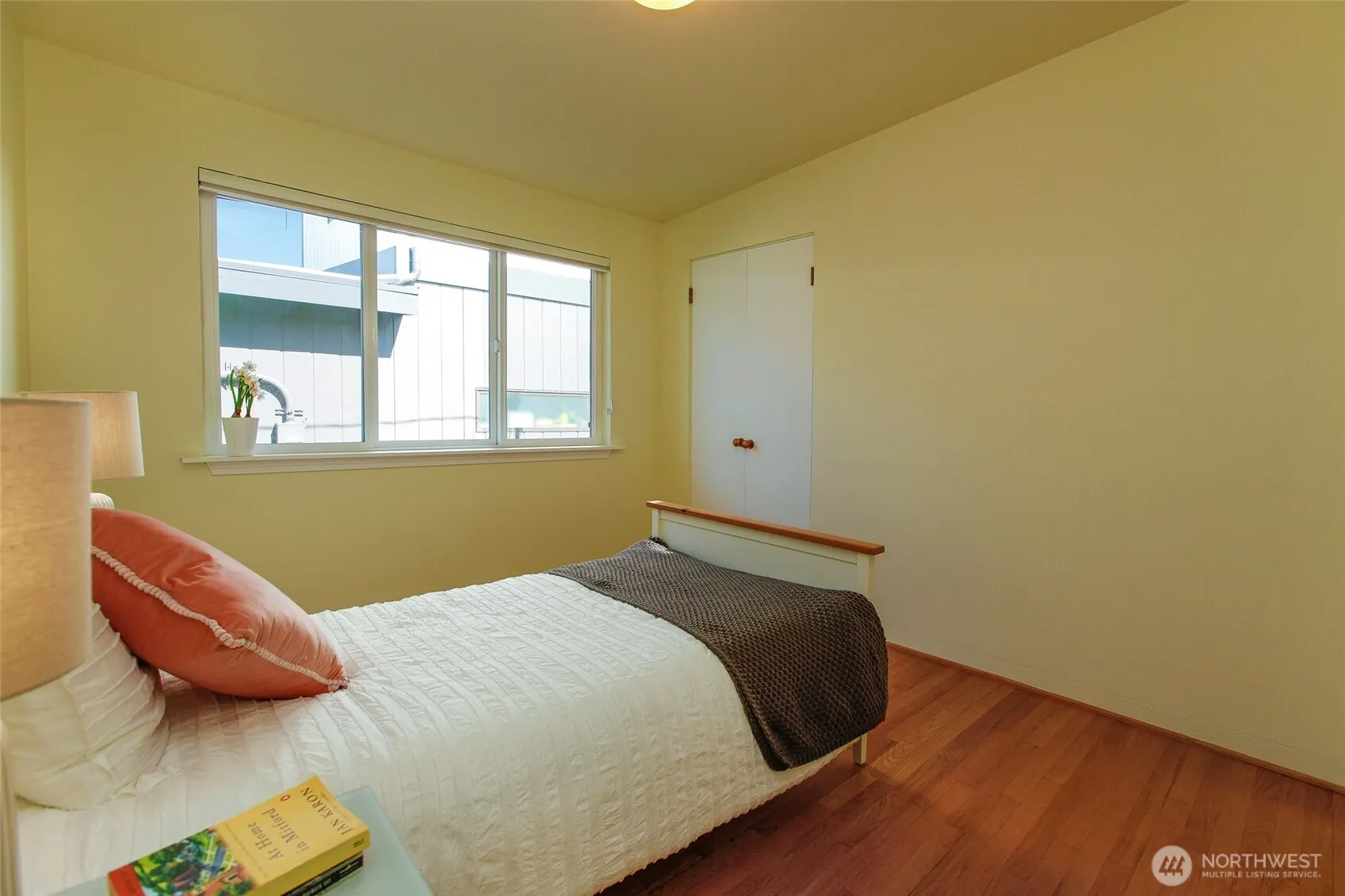 2612 25th Avenue W, Seattle, WA 98199