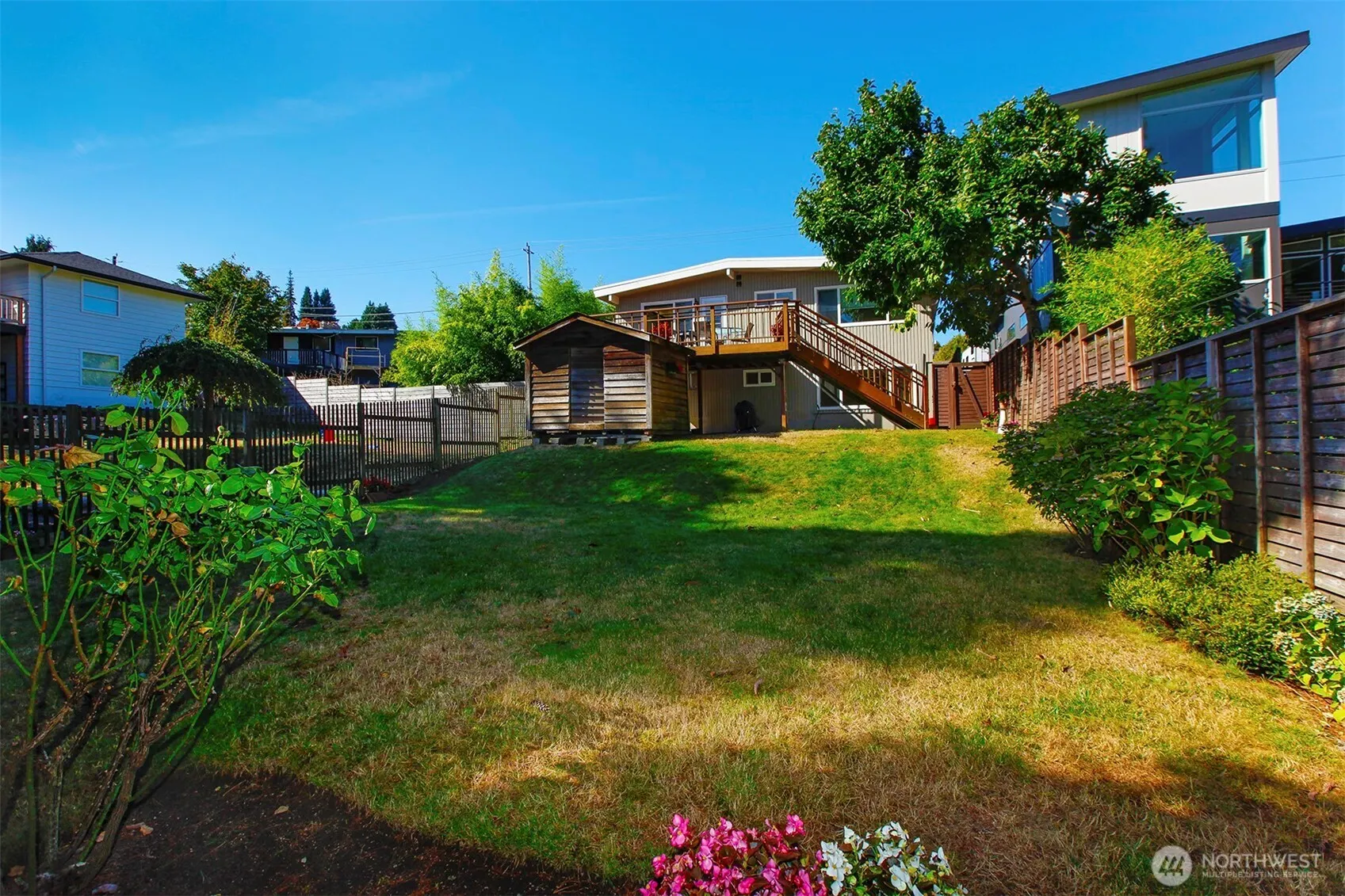 2612 25th Avenue W, Seattle, WA 98199