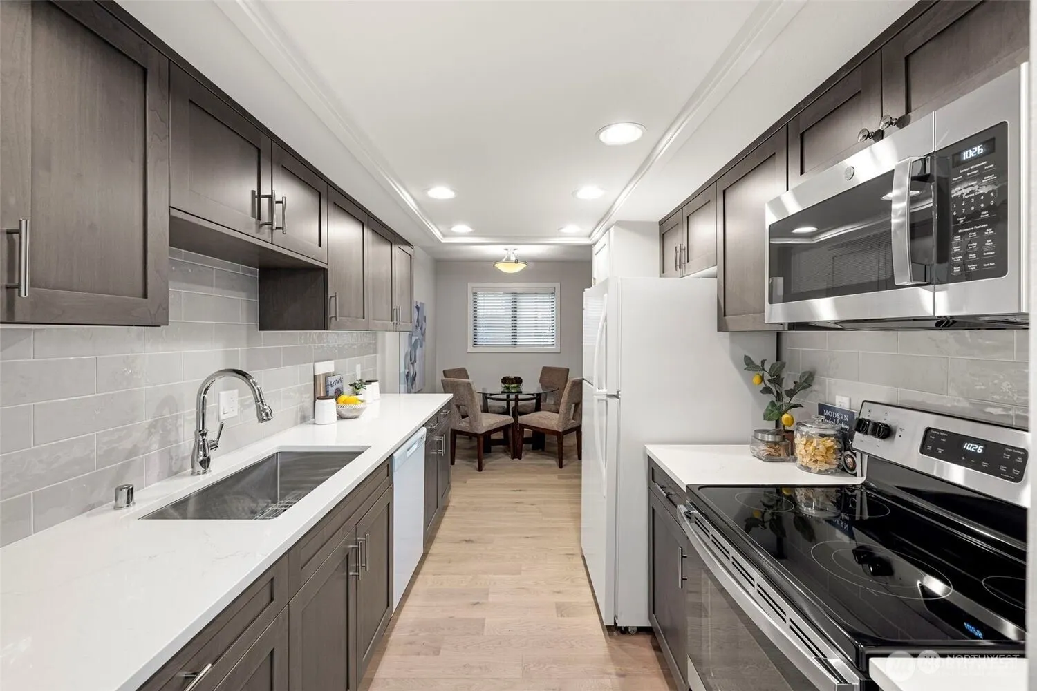 17450 NE 40th PL #E-1, Redmond, WA 98052