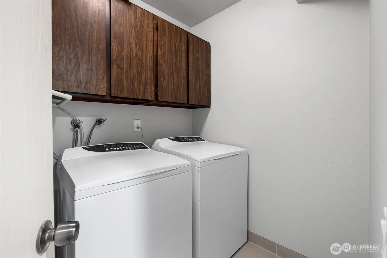 17450 NE 40th PL #E-1, Redmond, WA 98052