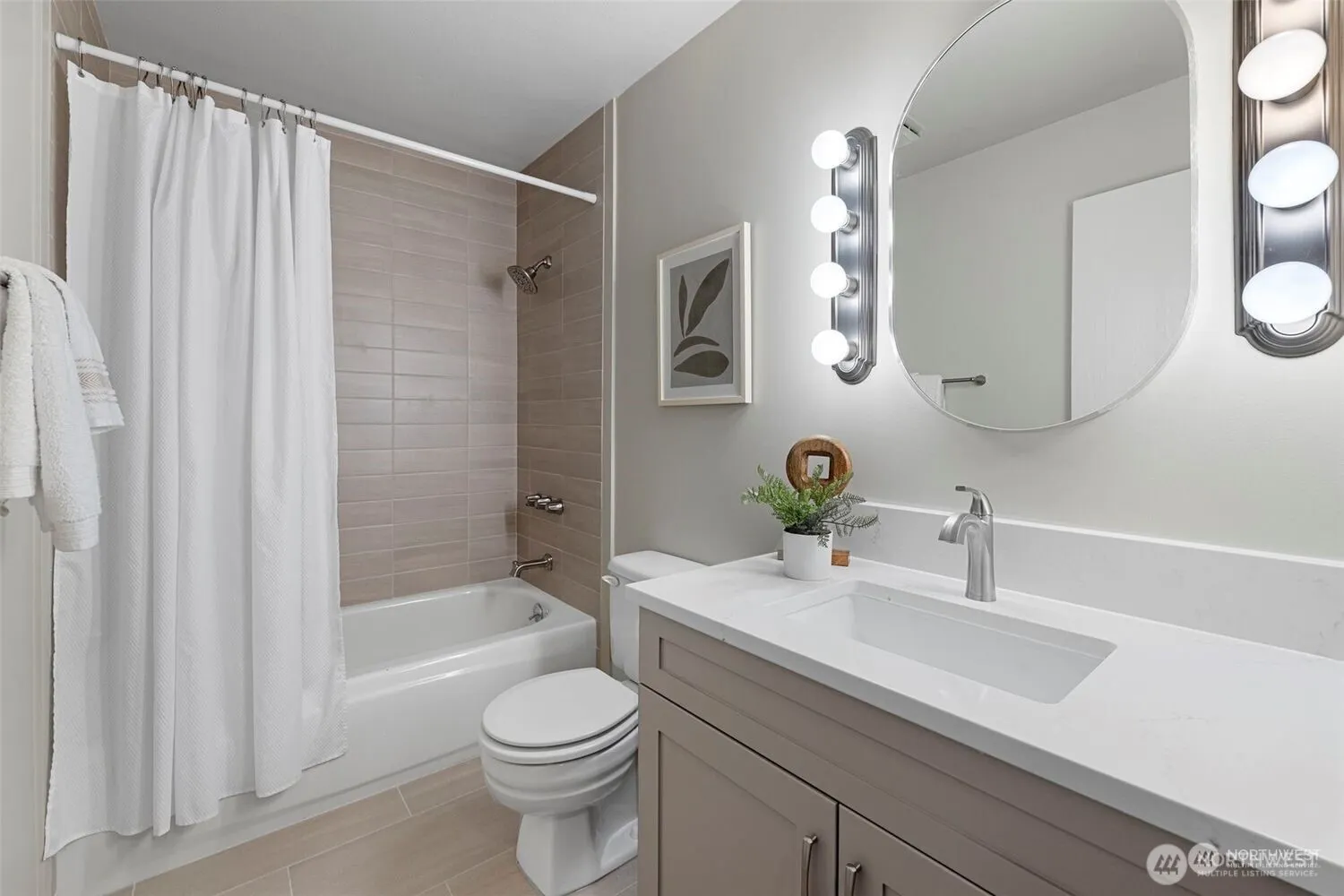 17450 NE 40th PL #E-1, Redmond, WA 98052