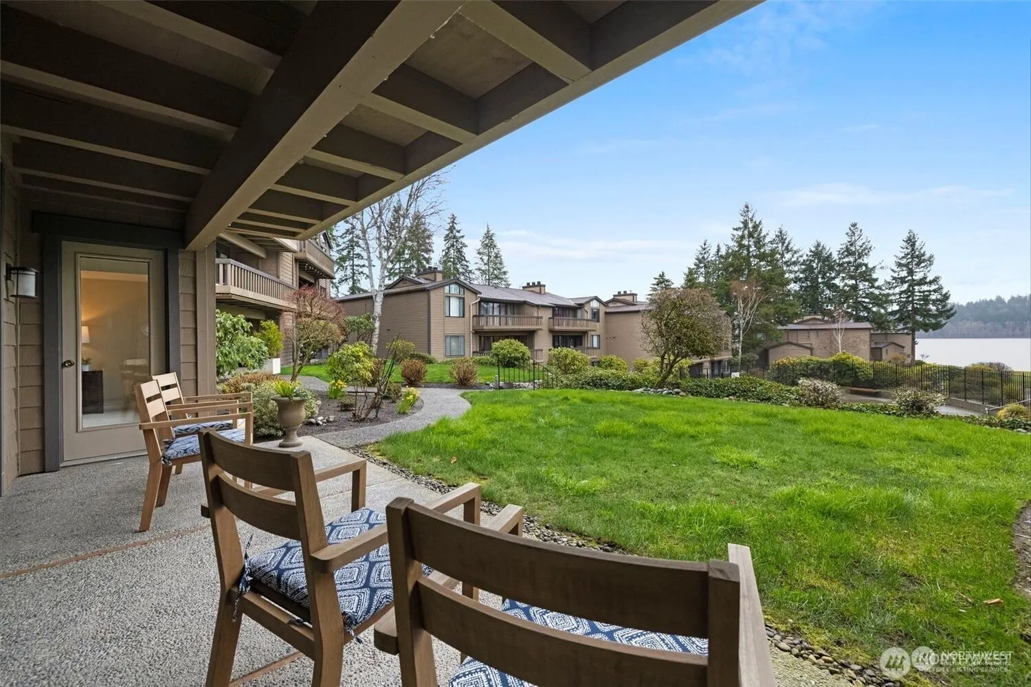 17450 NE 40th PL #E-1, Redmond, WA 98052