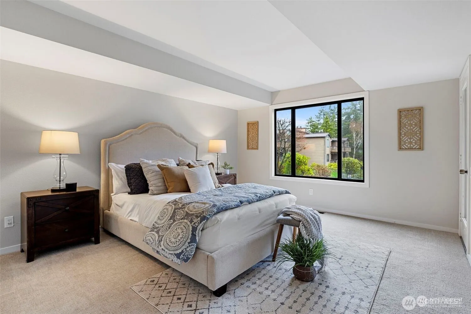 17450 NE 40th PL #E-1, Redmond, WA 98052