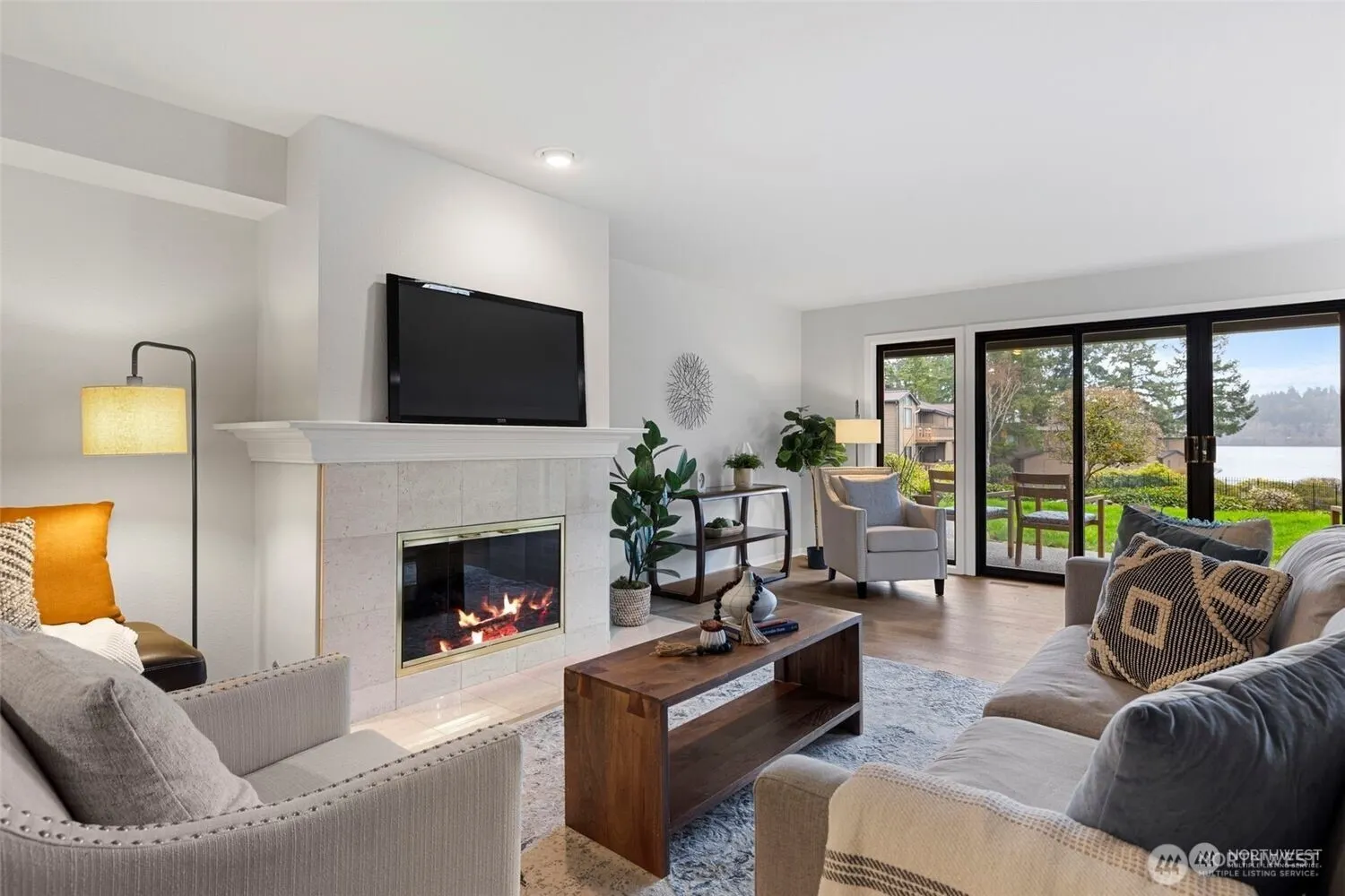 17450 NE 40th PL #E-1, Redmond, WA 98052