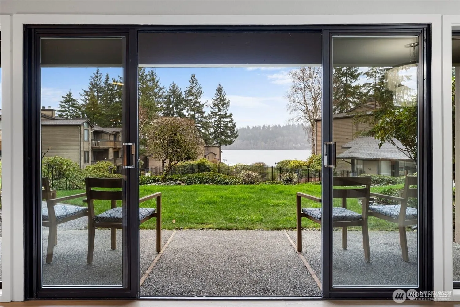 17450 NE 40th PL #E-1, Redmond, WA 98052