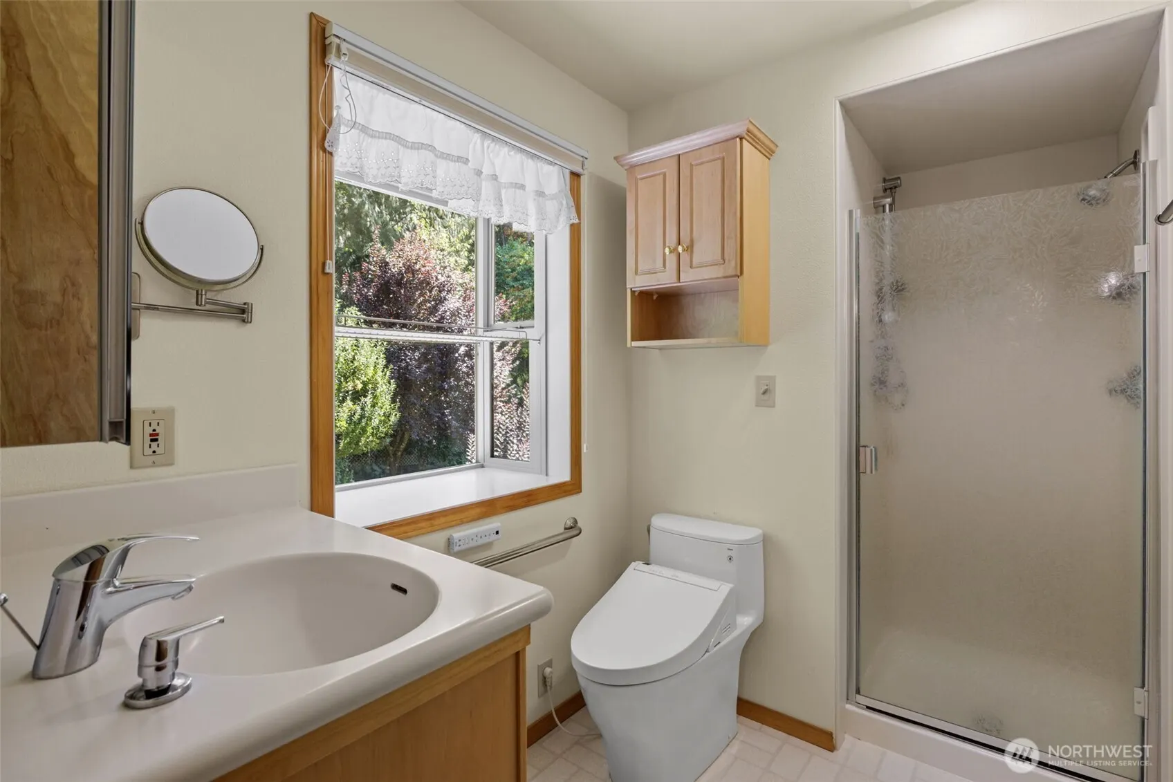 2048 216th Avenue SE, Sammamish, WA 98075