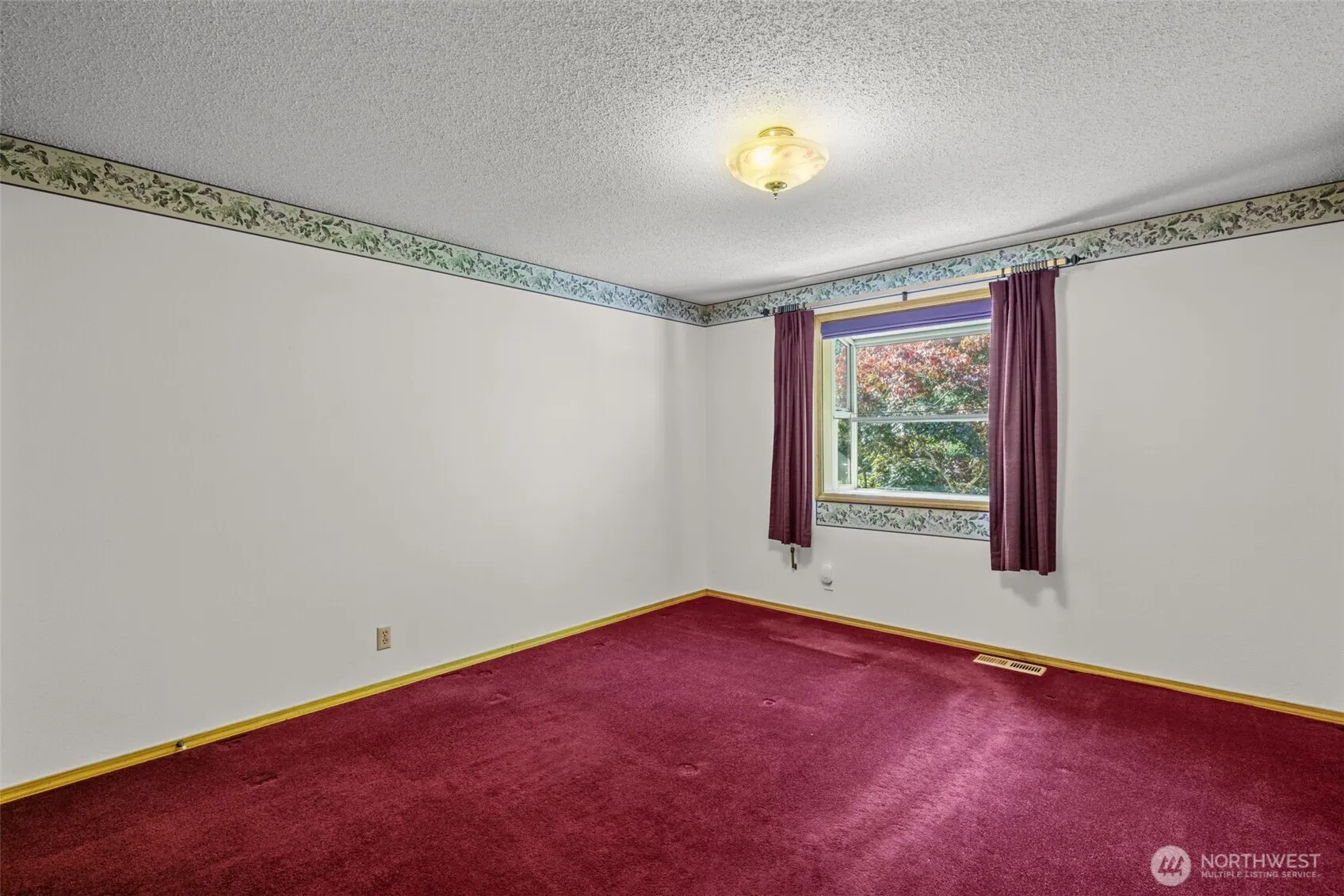 2048 216th Avenue SE, Sammamish, WA 98075
