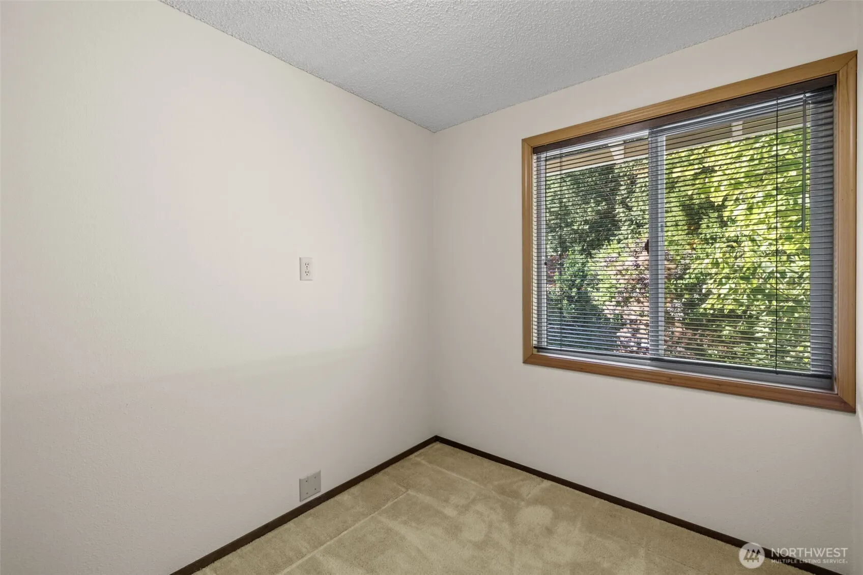 2048 216th Avenue SE, Sammamish, WA 98075