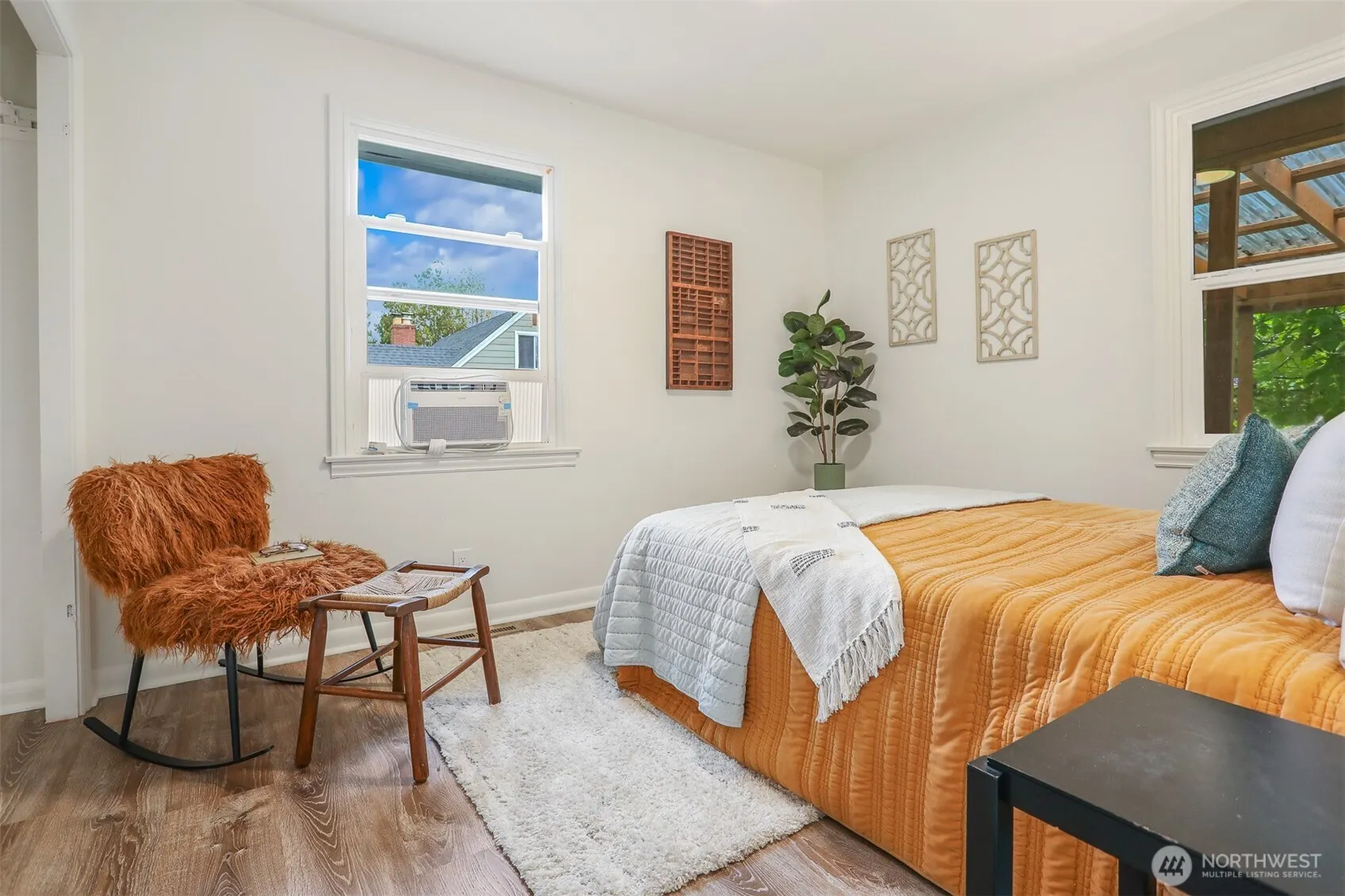 12042 26th Avenue S, Seattle, WA 98168