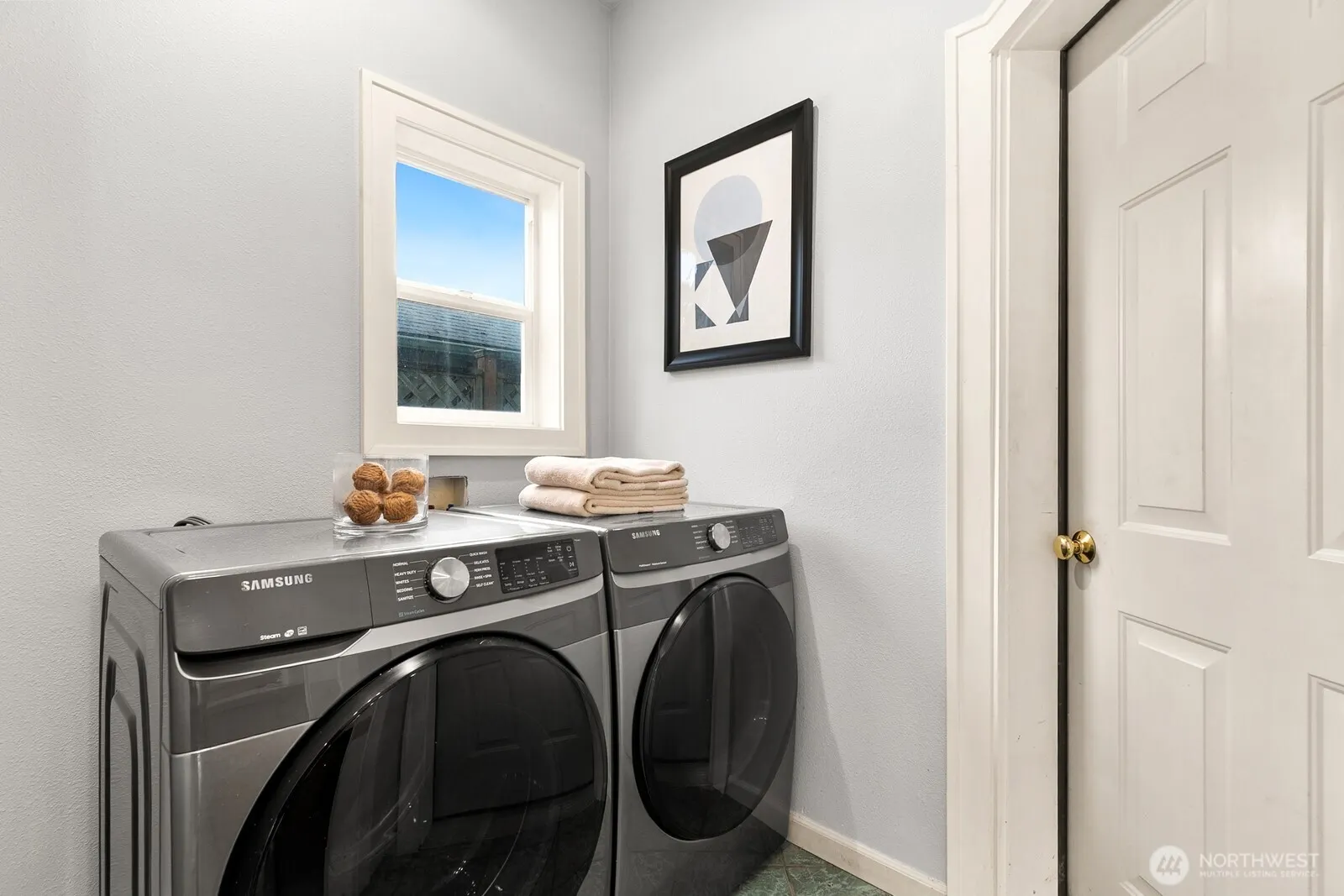 10027 Dibble Avenue NW, Seattle, WA 98177