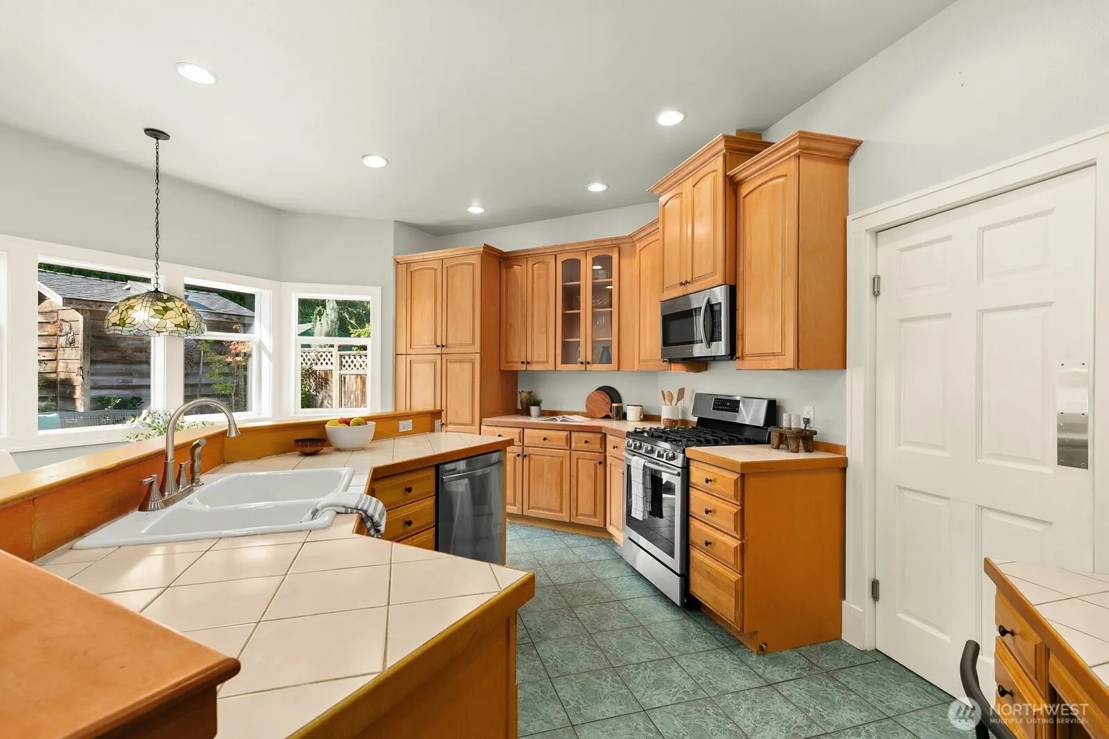 10027 Dibble Avenue NW, Seattle, WA 98177