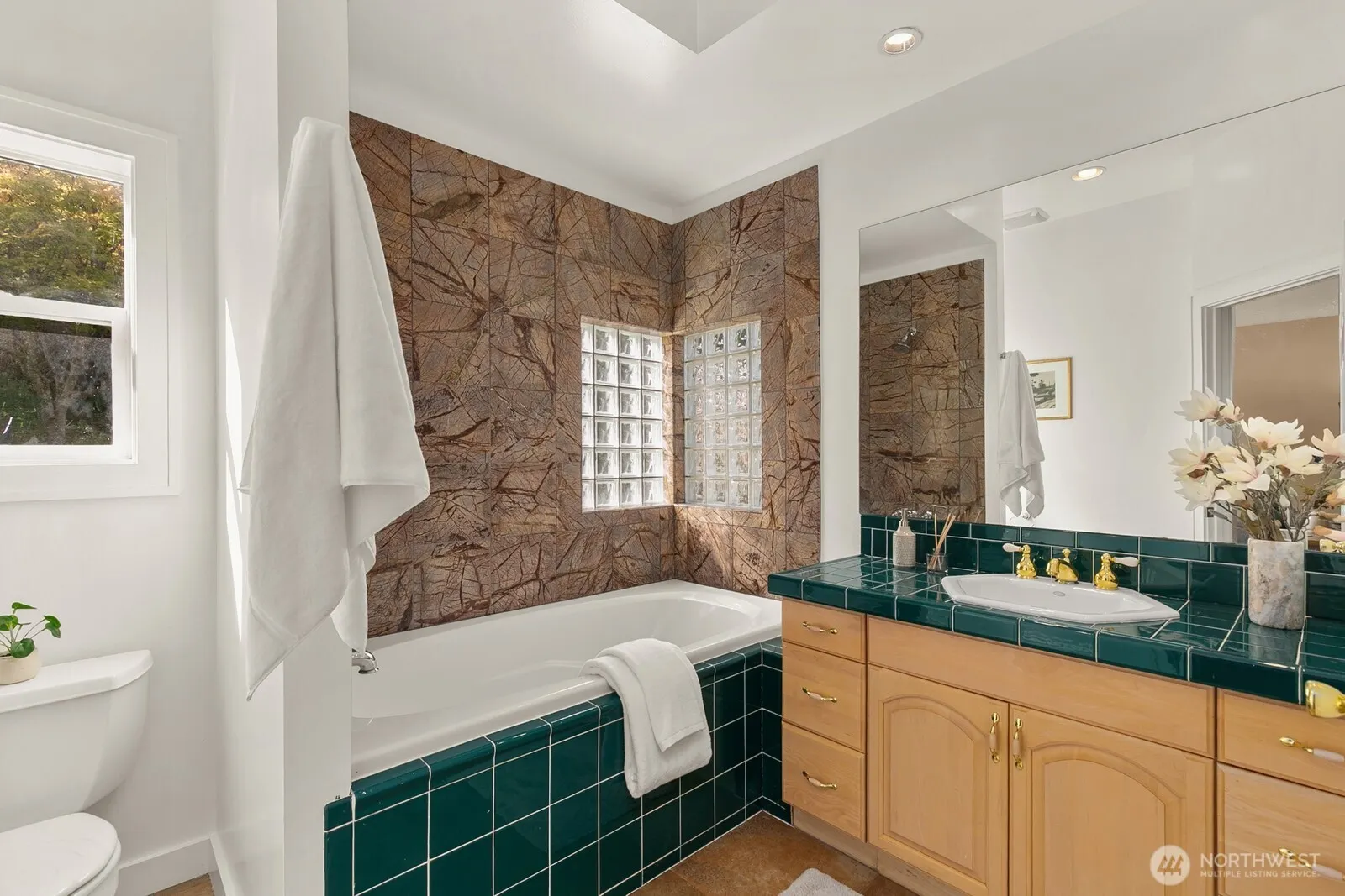 10027 Dibble Avenue NW, Seattle, WA 98177