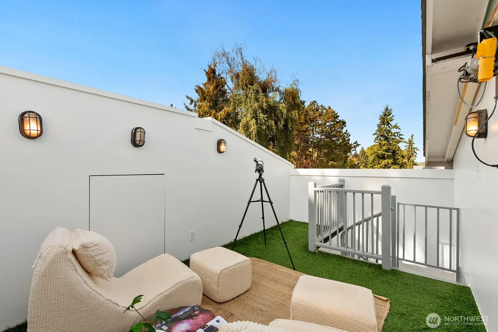 10027 Dibble Avenue NW, Seattle, WA 98177