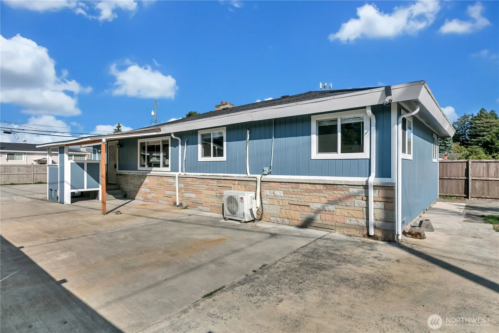 3501 S Webster St , Seattle, WA 98118