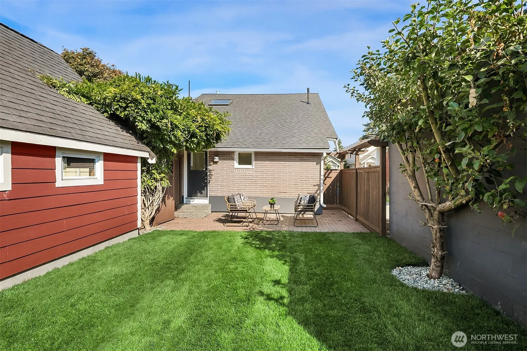 121 NE 58th Street , Seattle, WA 98105-2712