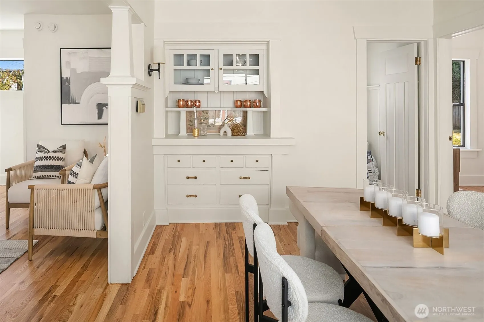 121 NE 58th Street , Seattle, WA 98105-2712