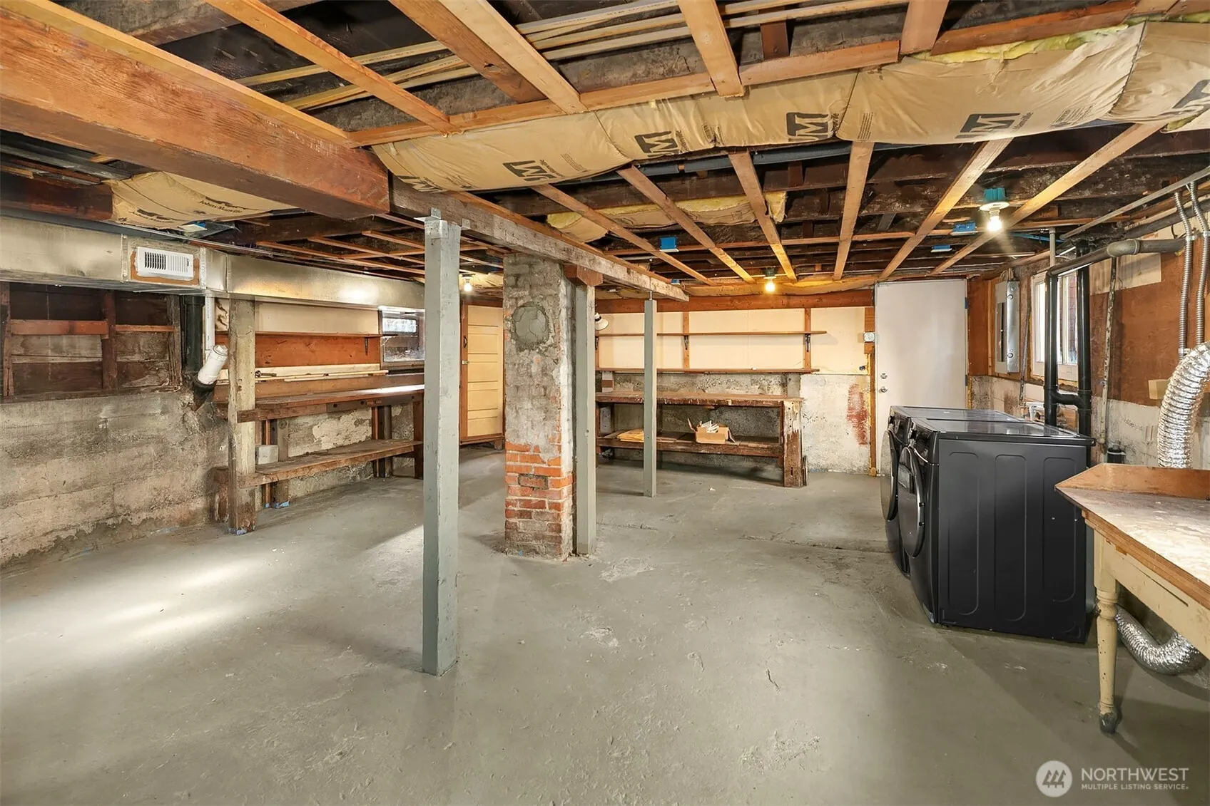 121 NE 58th Street , Seattle, WA 98105-2712