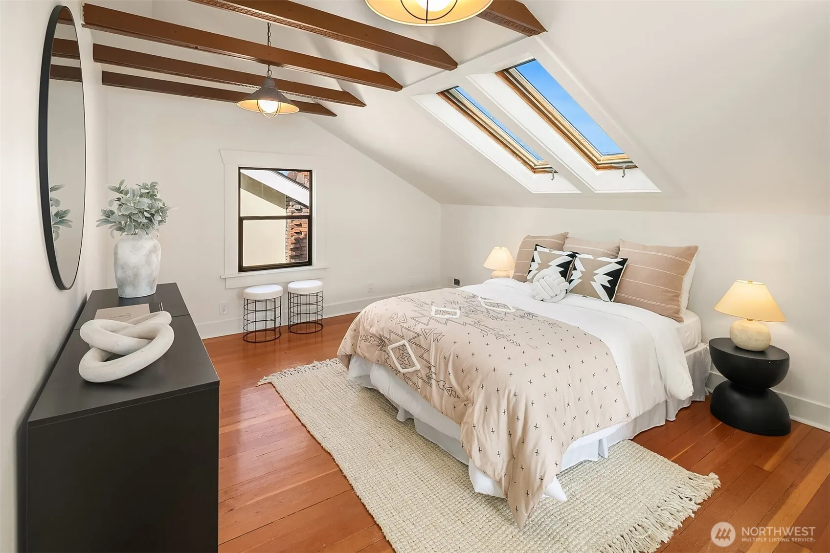 121 NE 58th Street , Seattle, WA 98105-2712