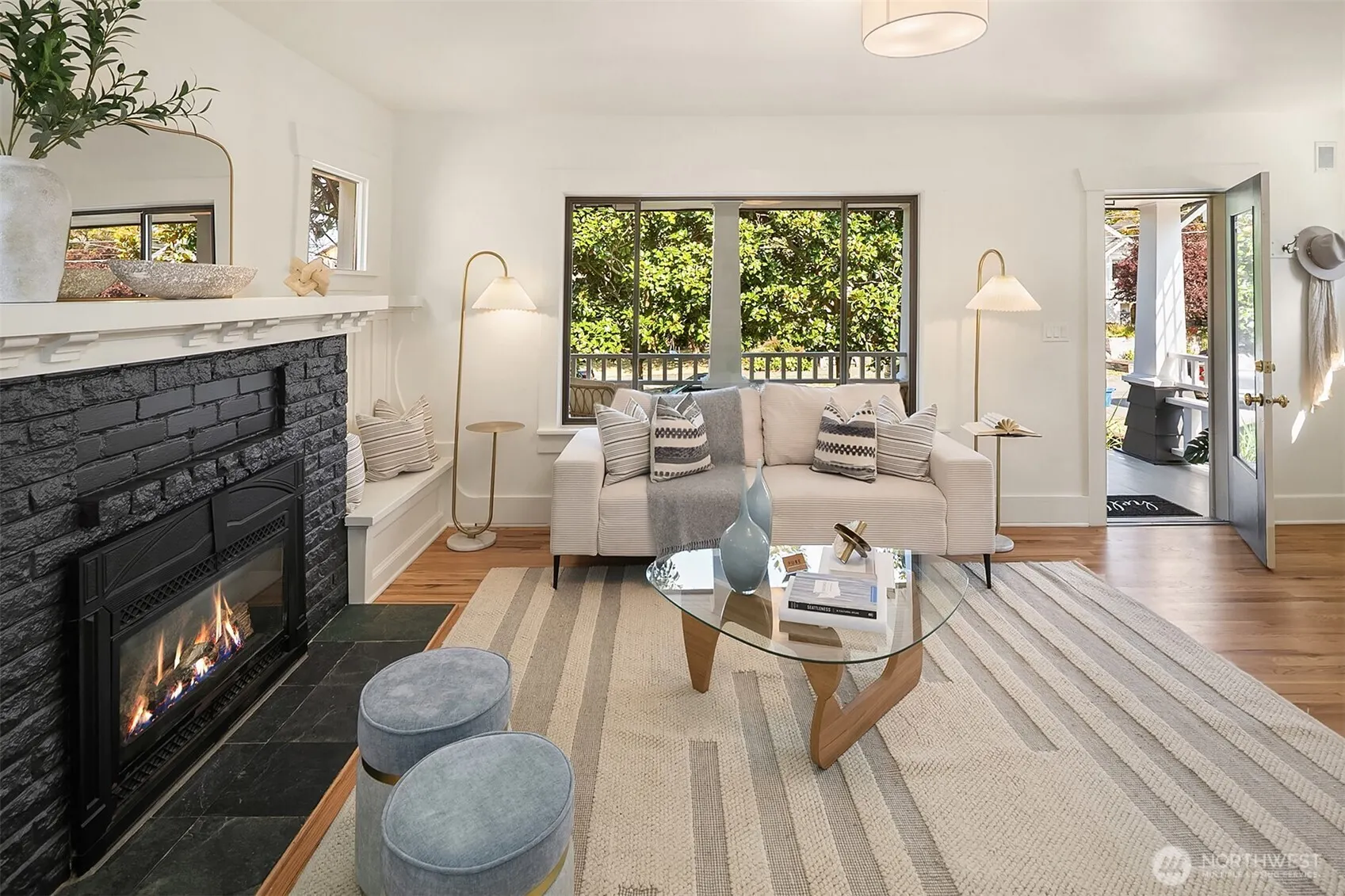 121 NE 58th Street , Seattle, WA 98105-2712