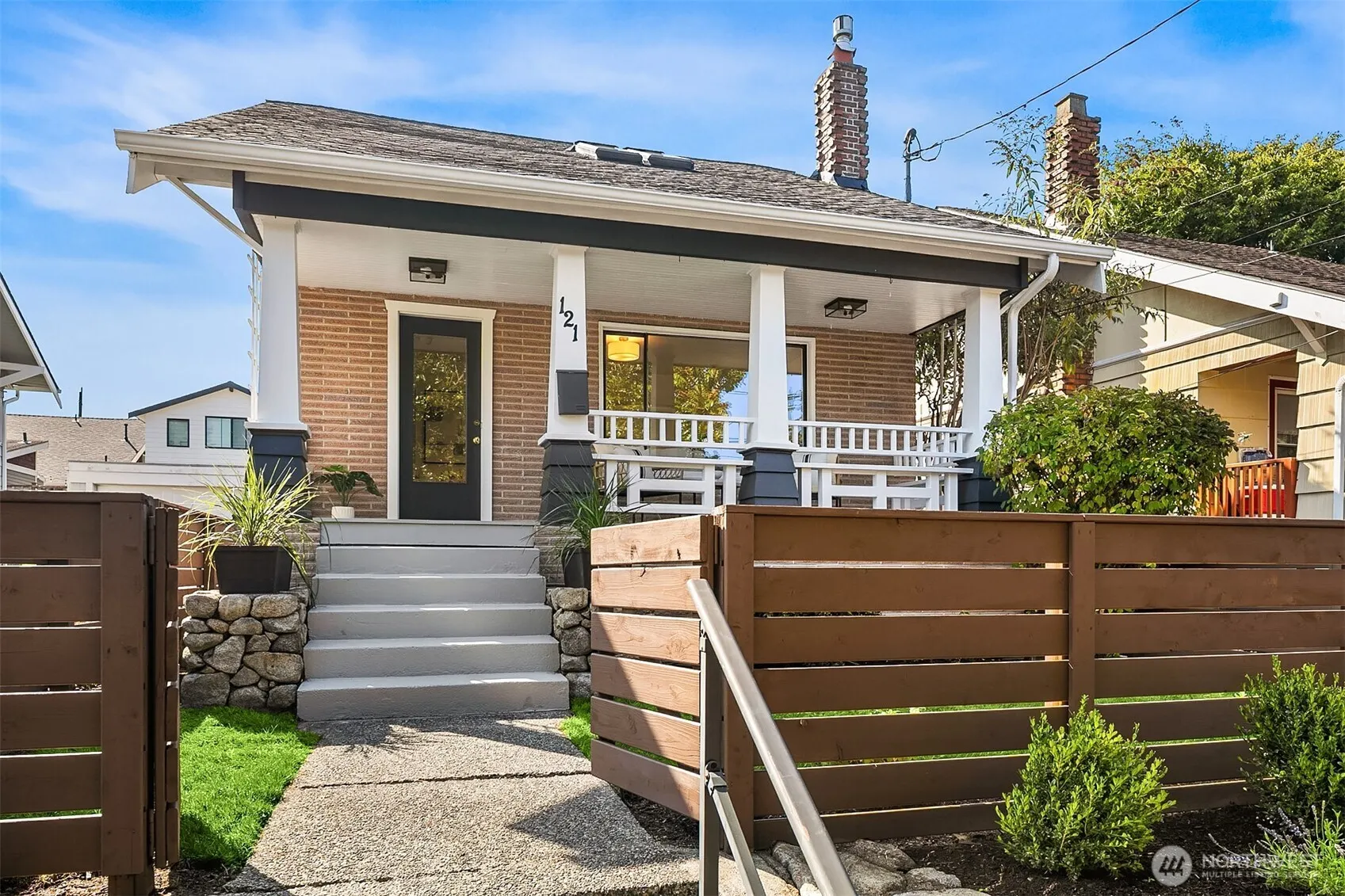 121 NE 58th Street , Seattle, WA 98105-2712