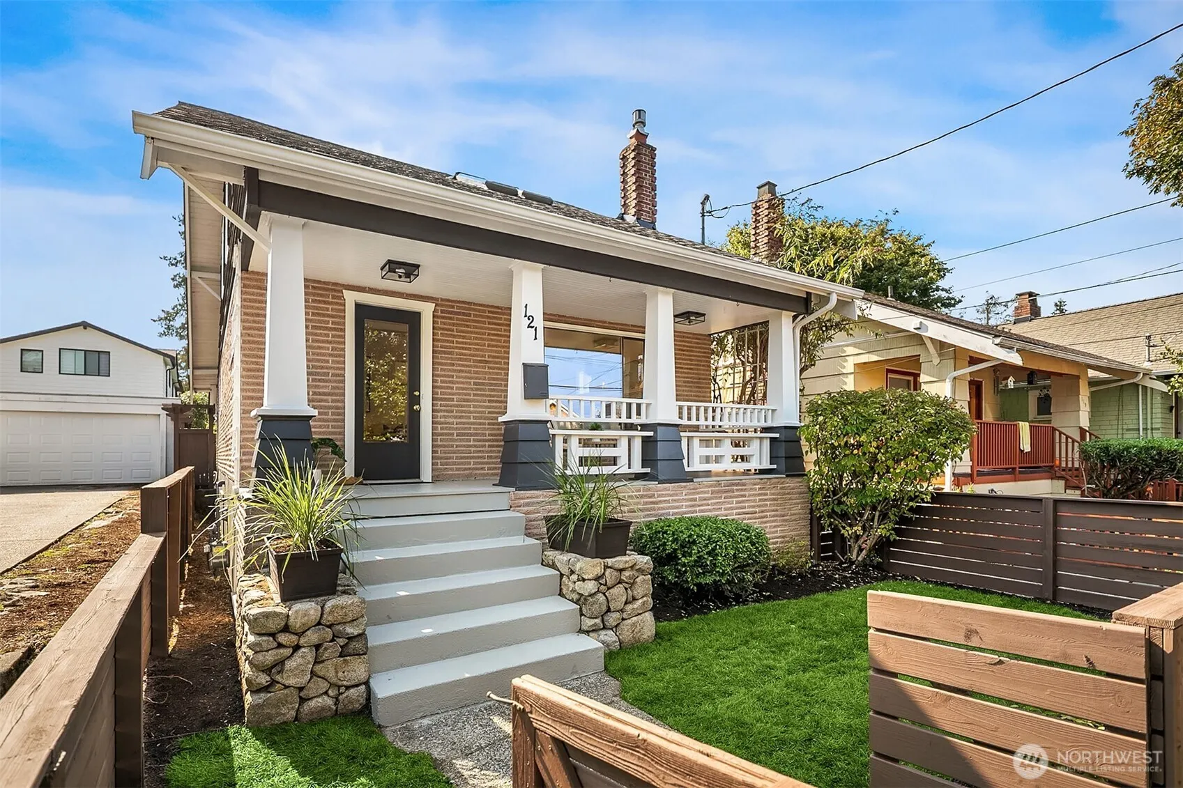 121 NE 58th Street , Seattle, WA 98105-2712