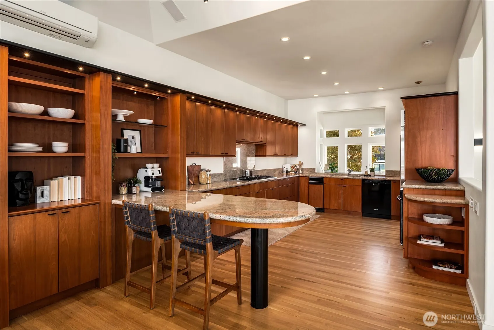 1736 Arch Avenue SW, Seattle, WA 98116
