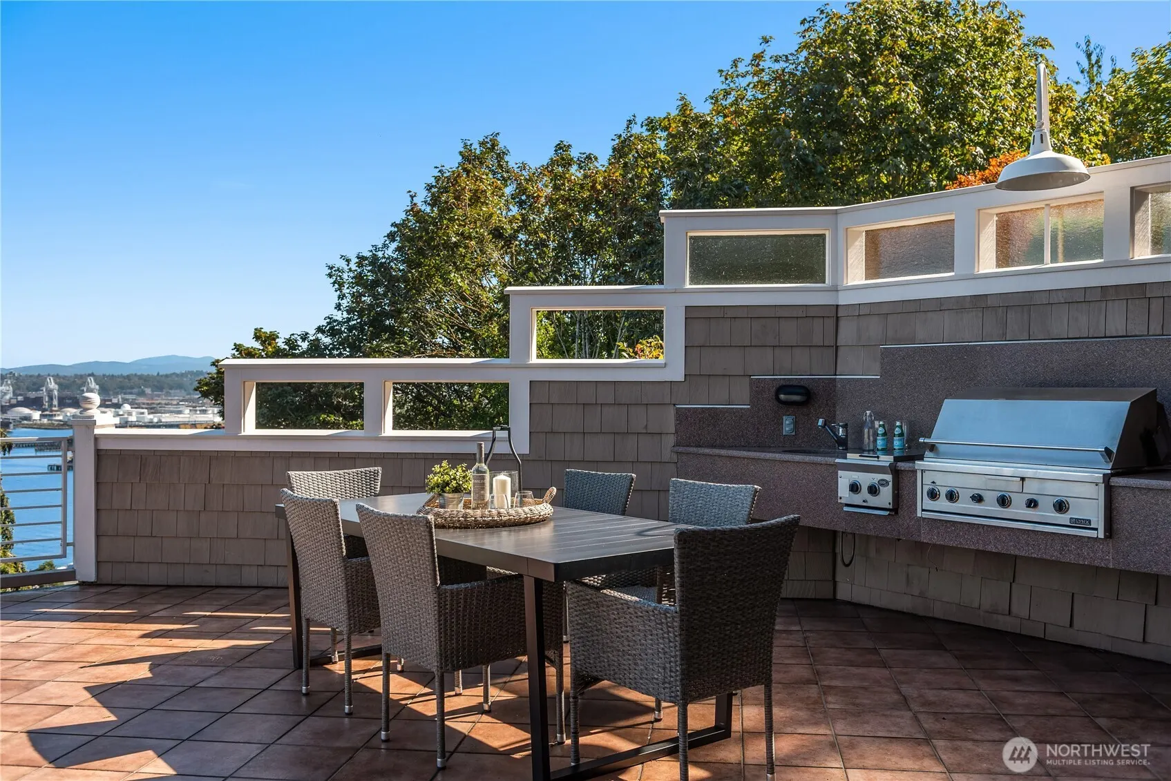 1736 Arch Avenue SW, Seattle, WA 98116