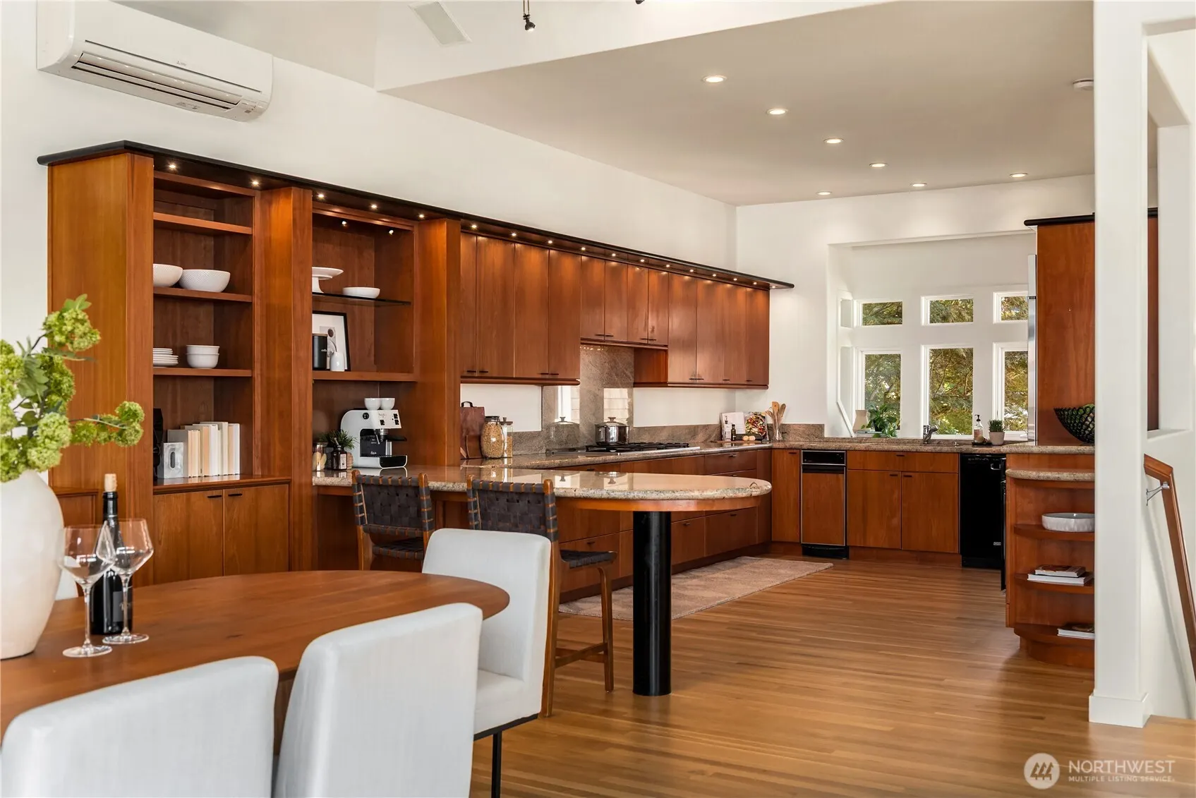 1736 Arch Avenue SW, Seattle, WA 98116