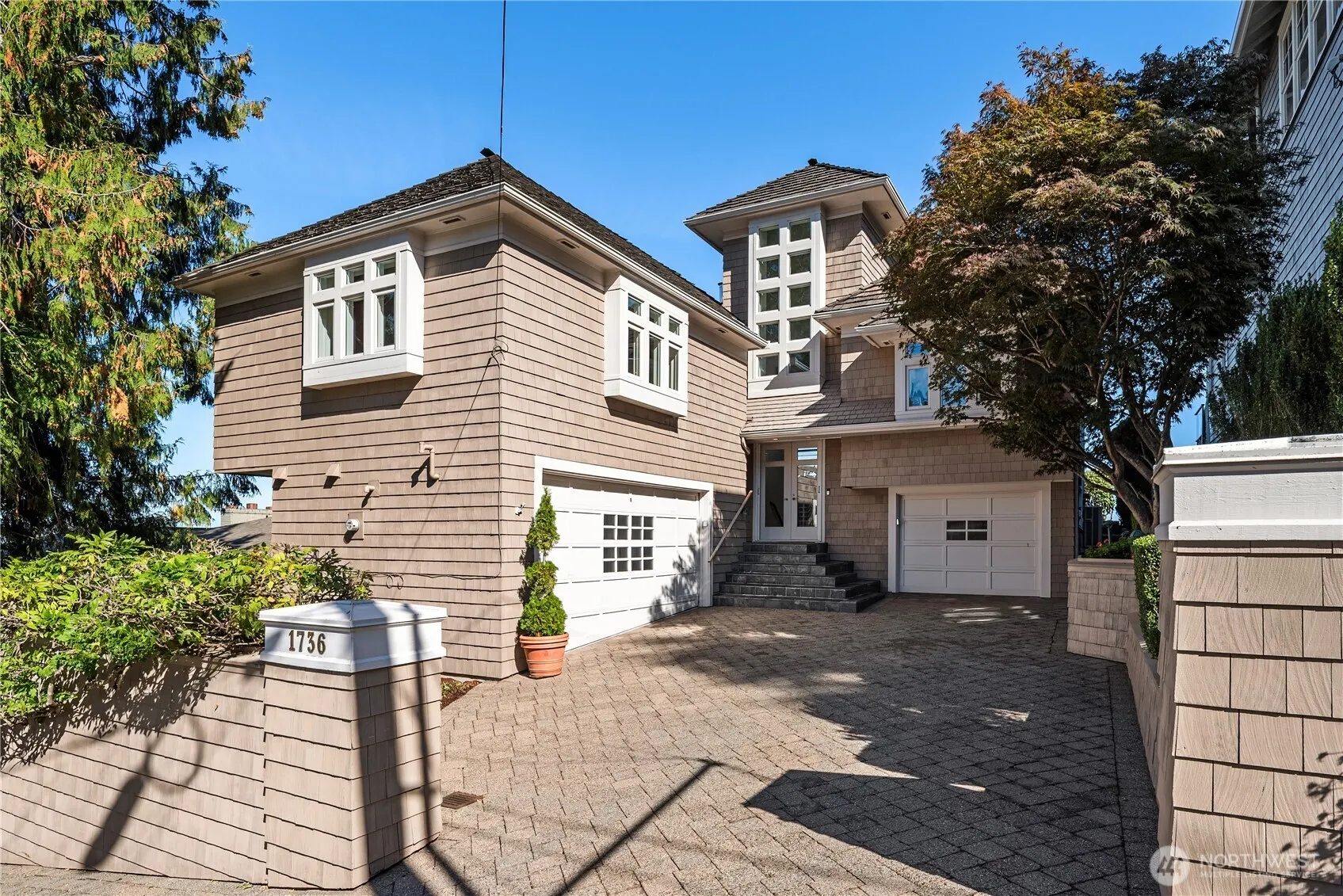 1736 Arch Avenue SW, Seattle, WA 98116