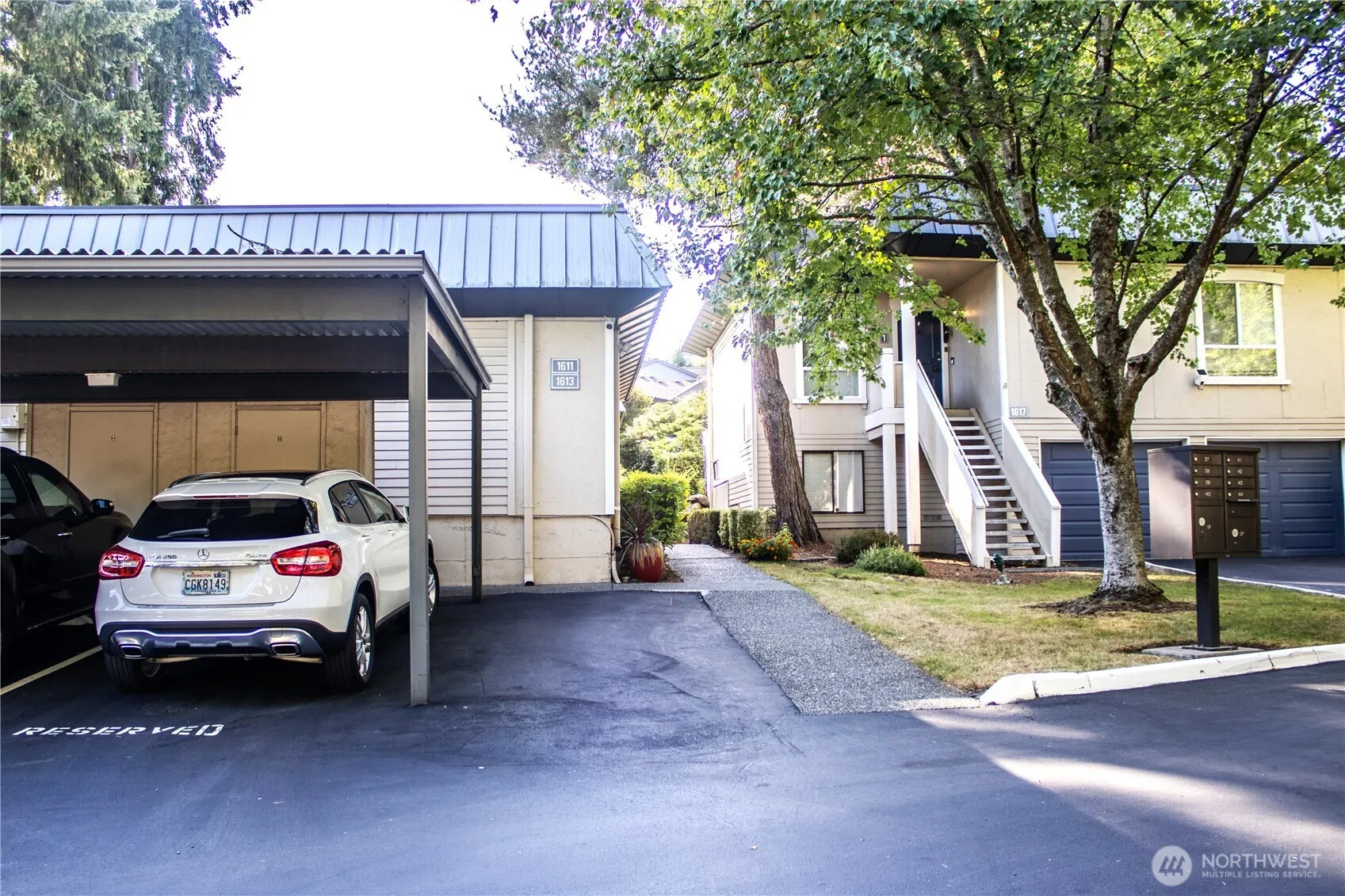1611 102nd Place NE #C1, Bellevue, WA 98004