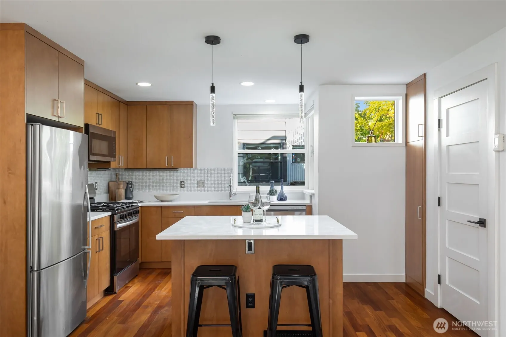 5926 California Avenue SW #A, Seattle, WA 98136