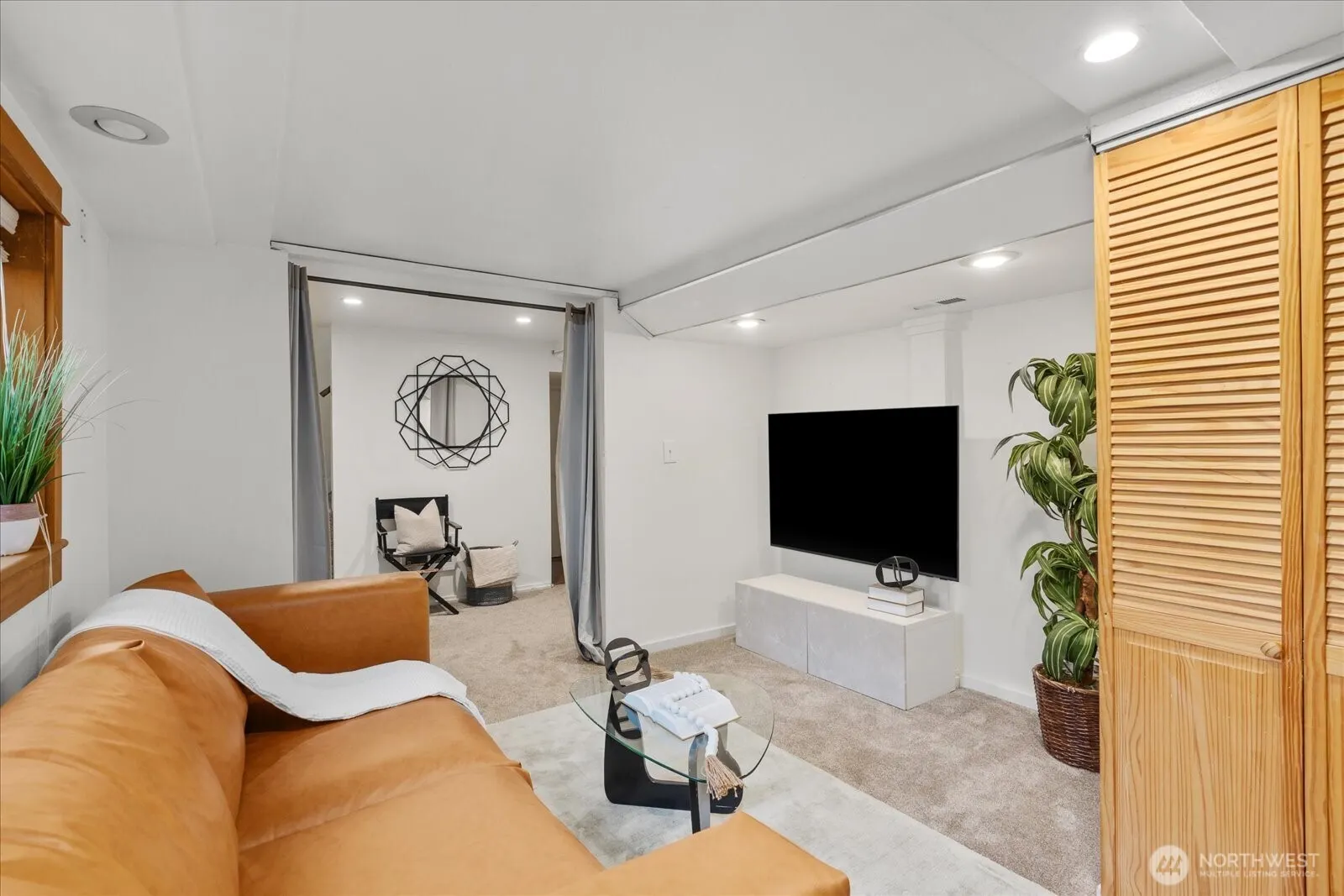 5245 45th Avenue S, Seattle, WA 98118-2311