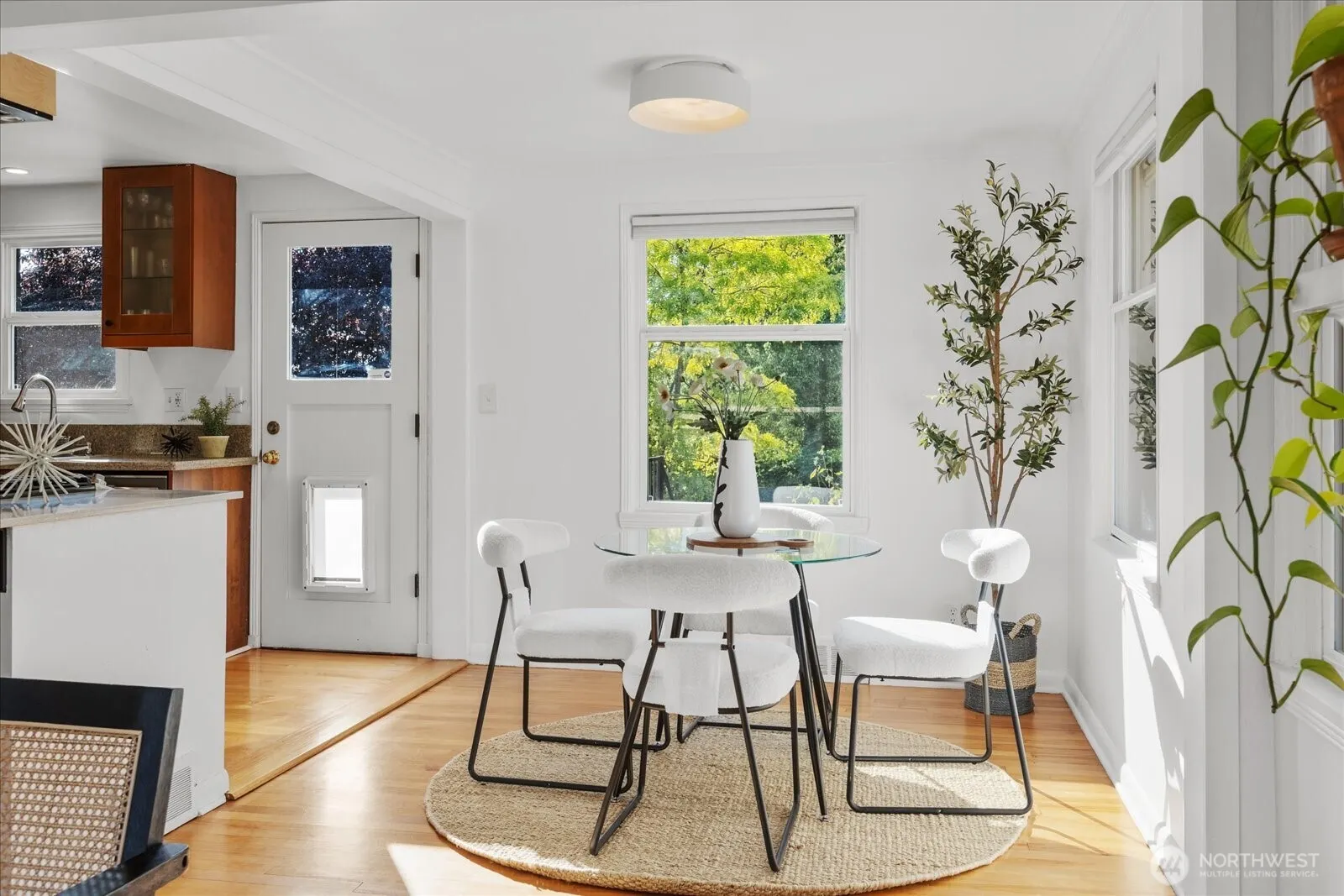 5245 45th Avenue S, Seattle, WA 98118-2311