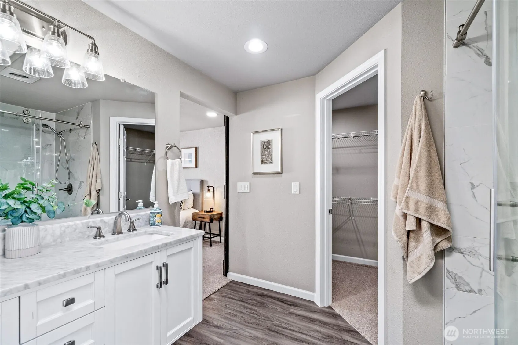 943 E Cherry Hill Street , Kent, WA 98030