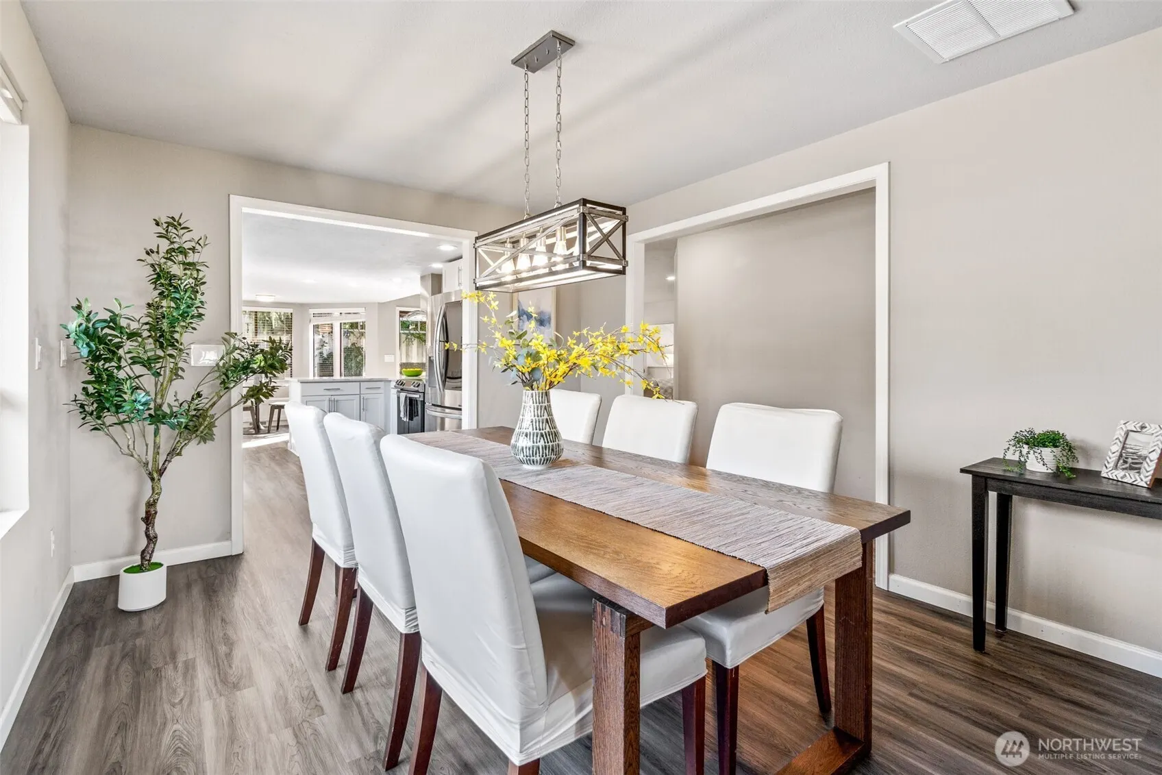 943 E Cherry Hill Street , Kent, WA 98030