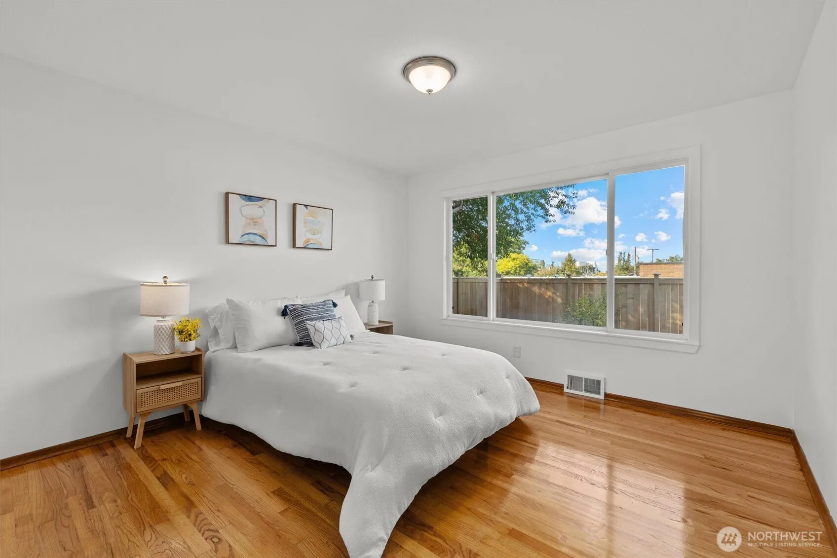 2332 S Juneau Street , Seattle, WA 98108