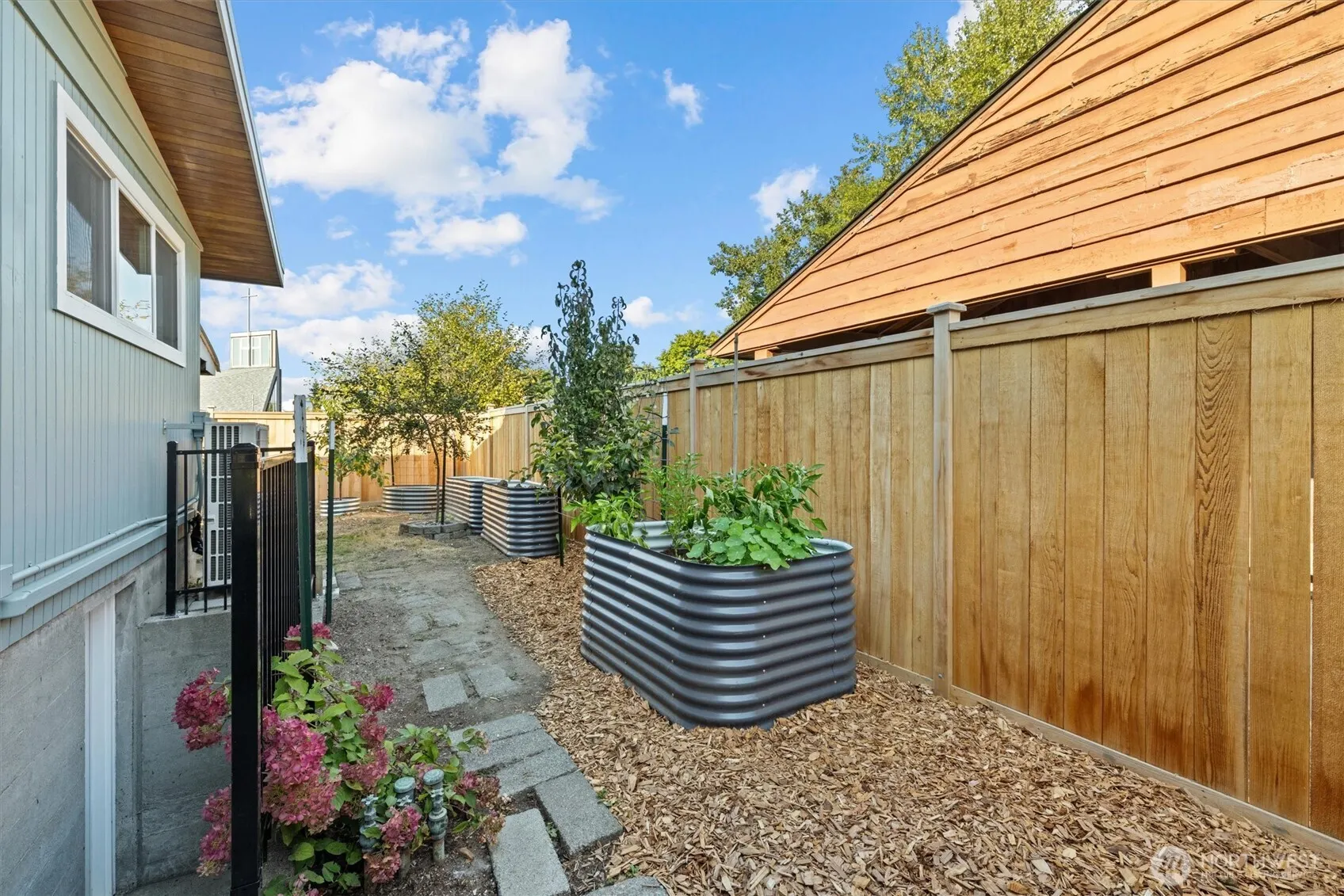 2332 S Juneau Street , Seattle, WA 98108